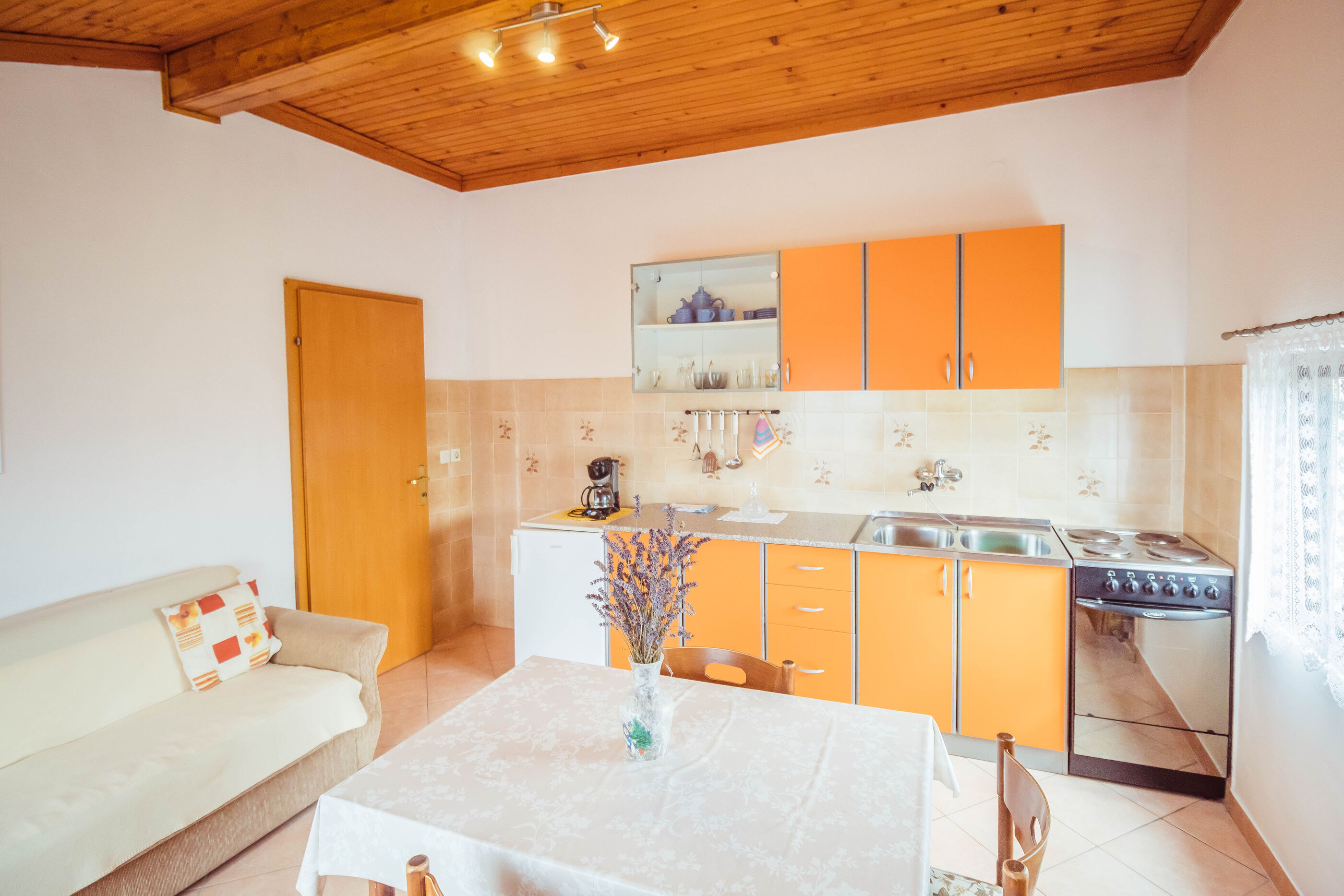Apartments and Room LUCIANA Savudrija 79166-A1