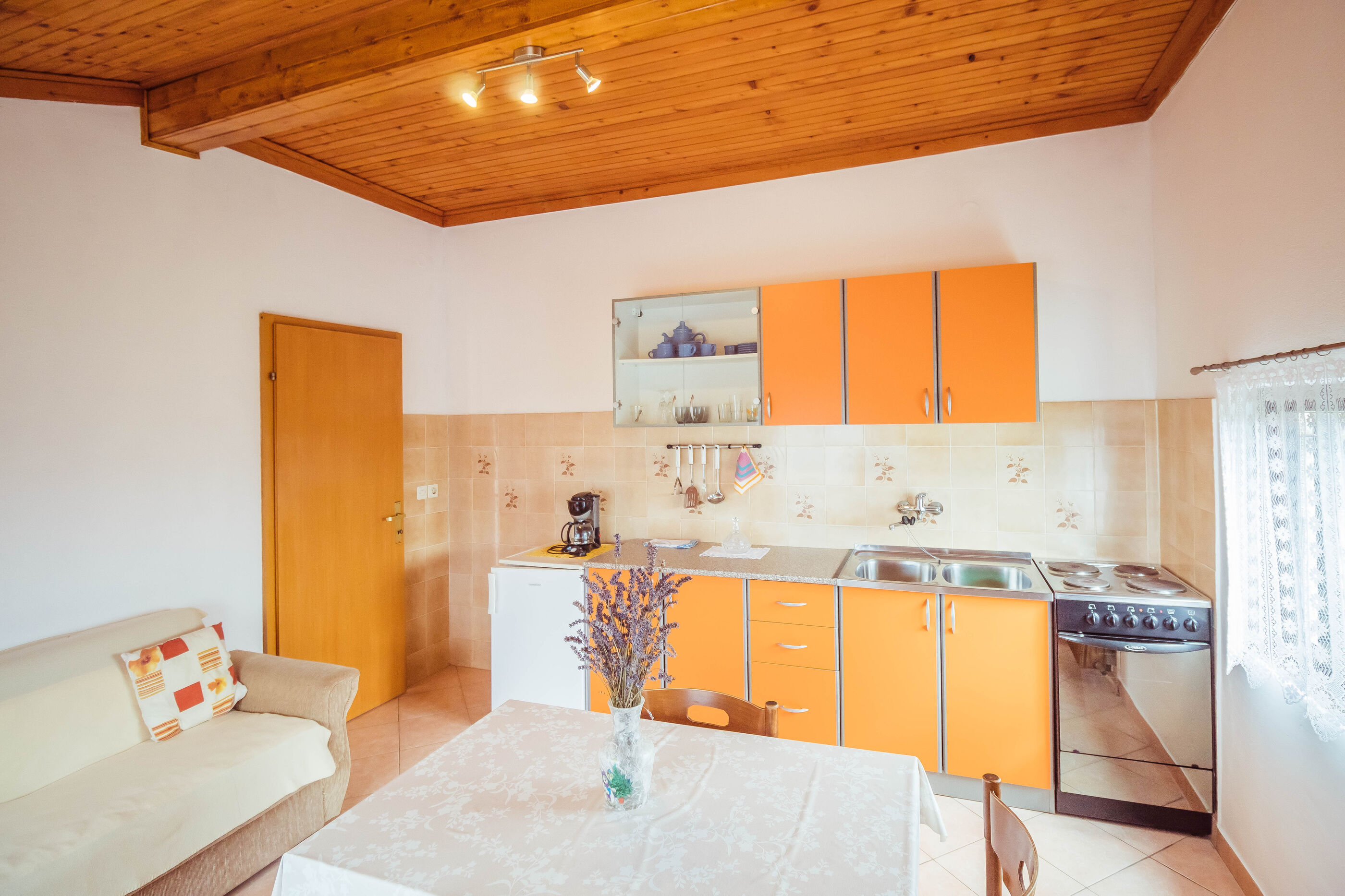 Apartments and Room LUCIANA Savudrija 79166-A1
