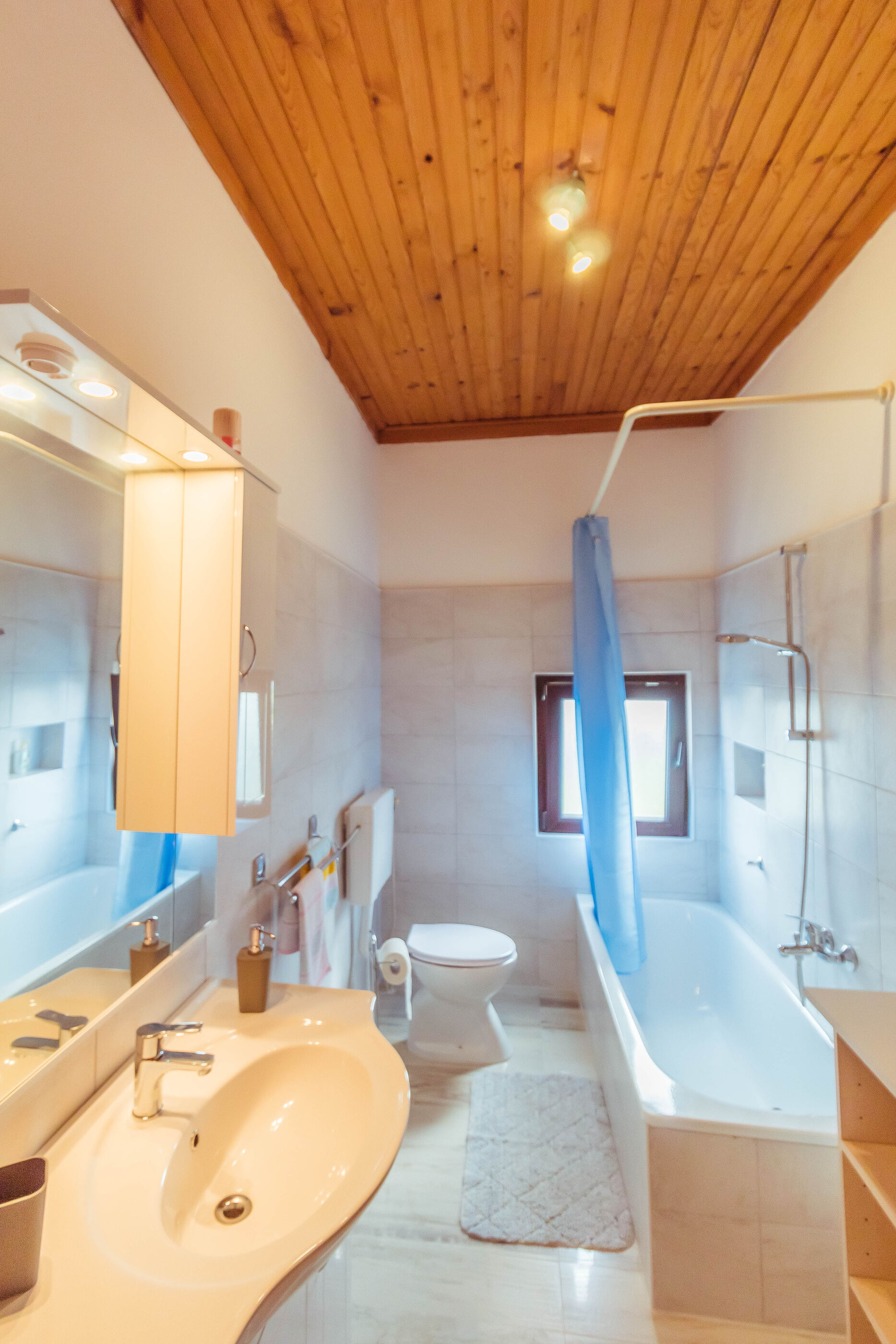 Apartments and Room LUCIANA Savudrija 79166-A1
