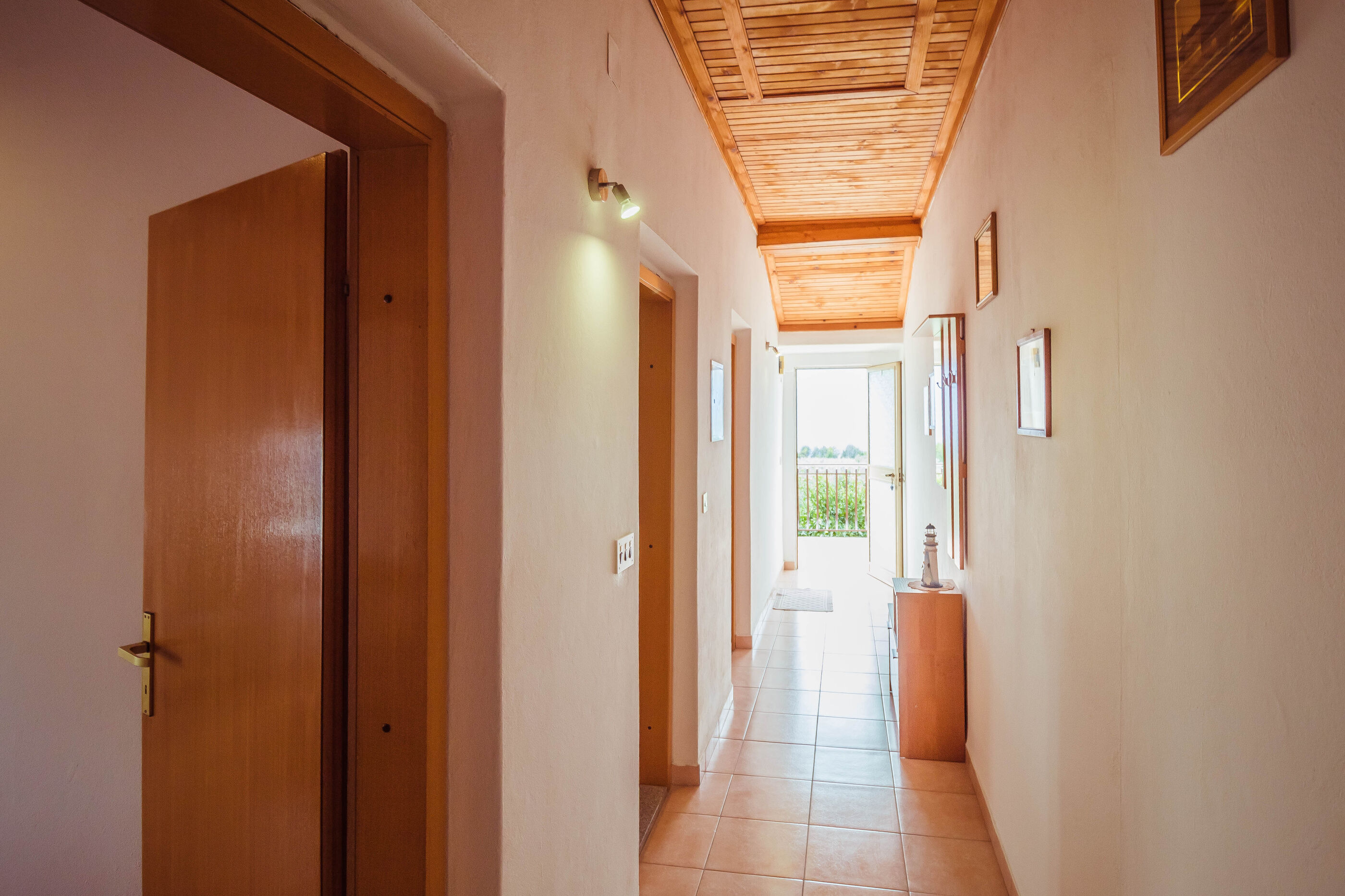 Apartments and Room LUCIANA Savudrija 79166-A1