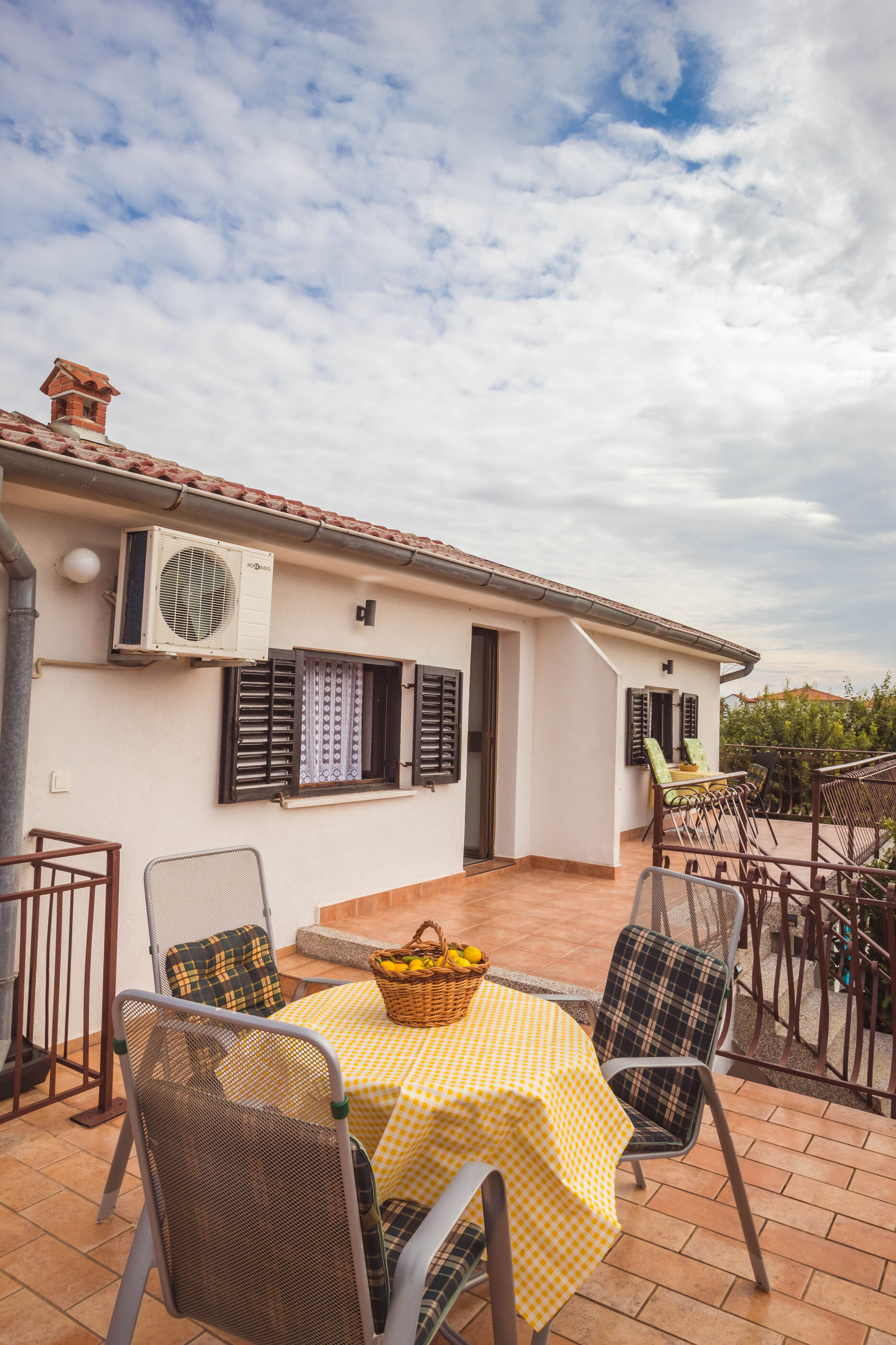 Apartments and Room LUCIANA Savudrija 79166-A2