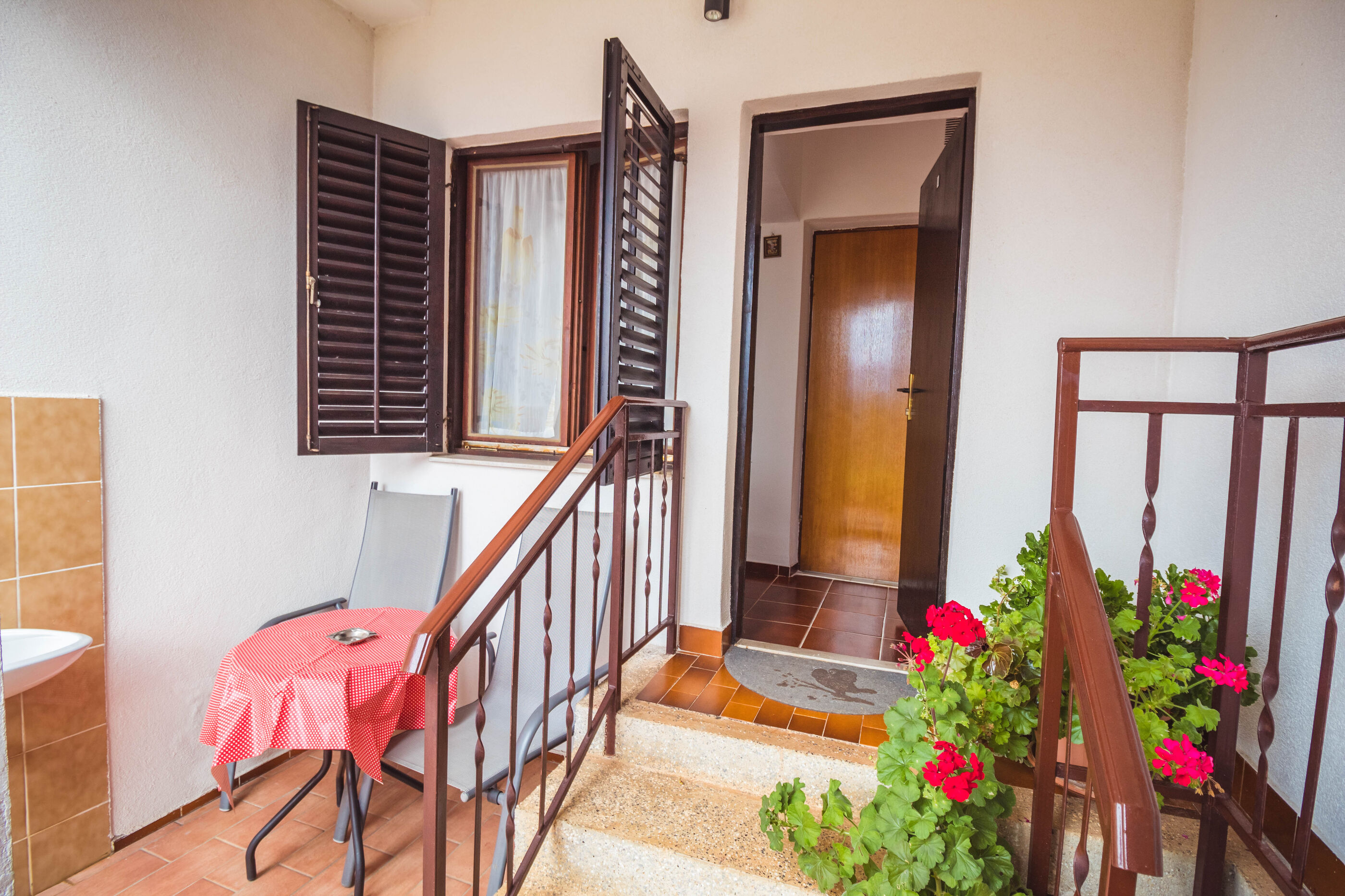 Apartments and Room LUCIANA Savudrija 79166-S1