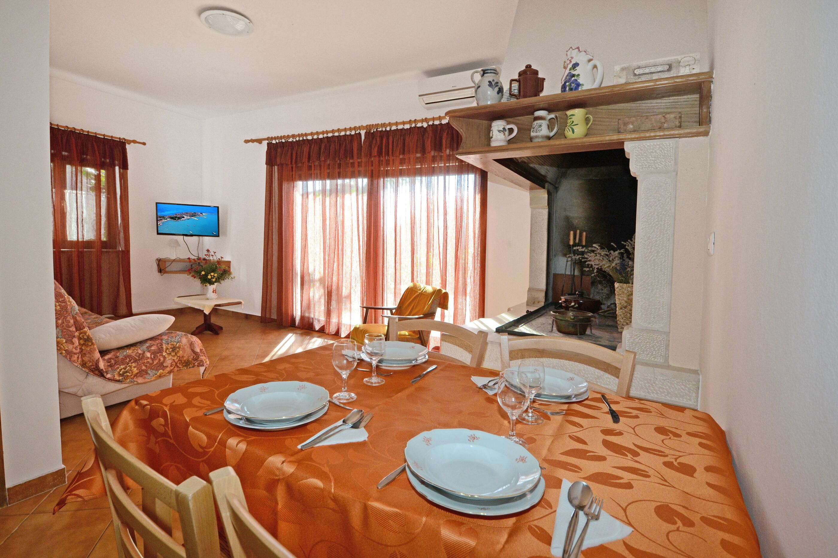 Apartments Albina Valiza 79179-A1