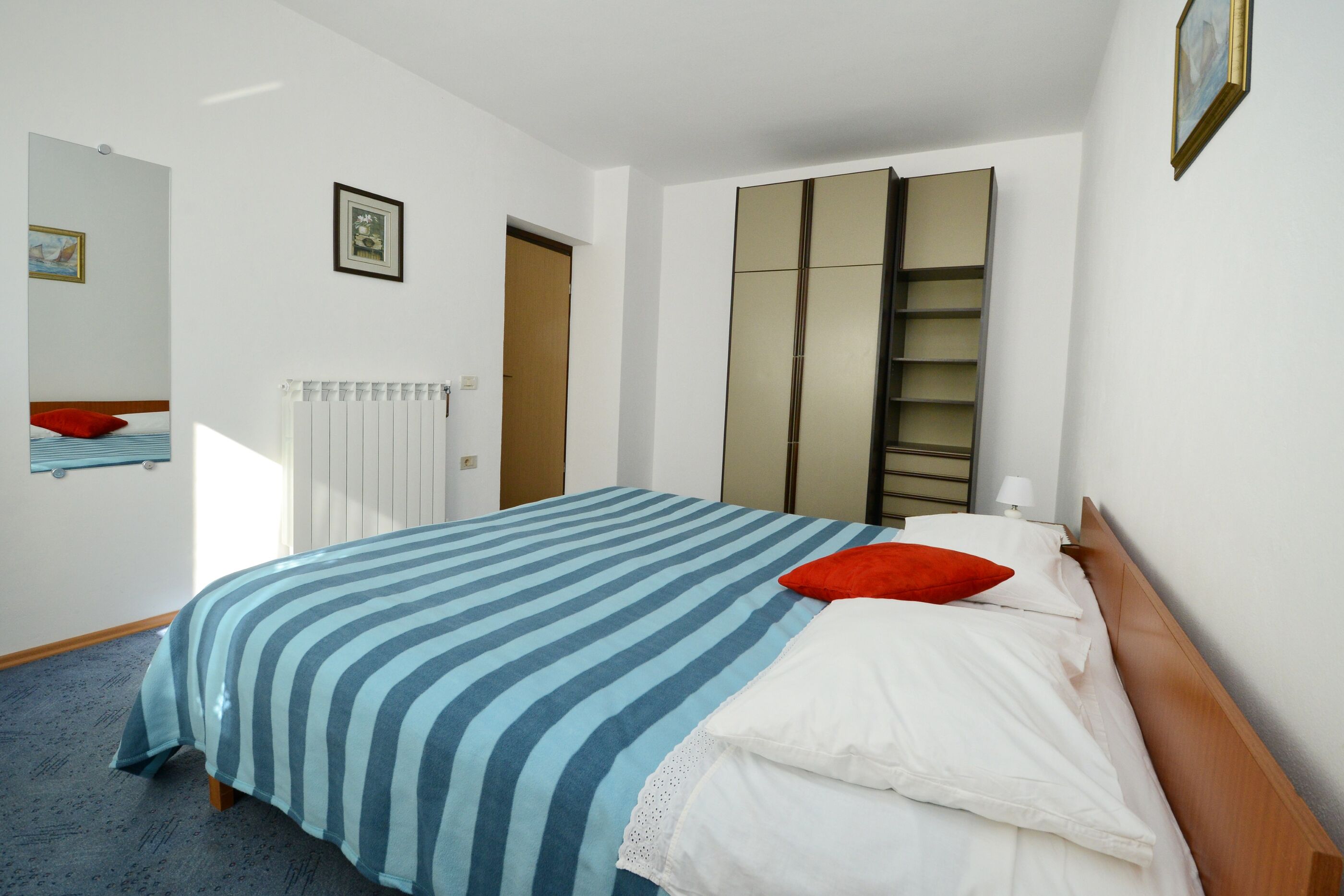 Apartments Albina Valiza 79179-A2