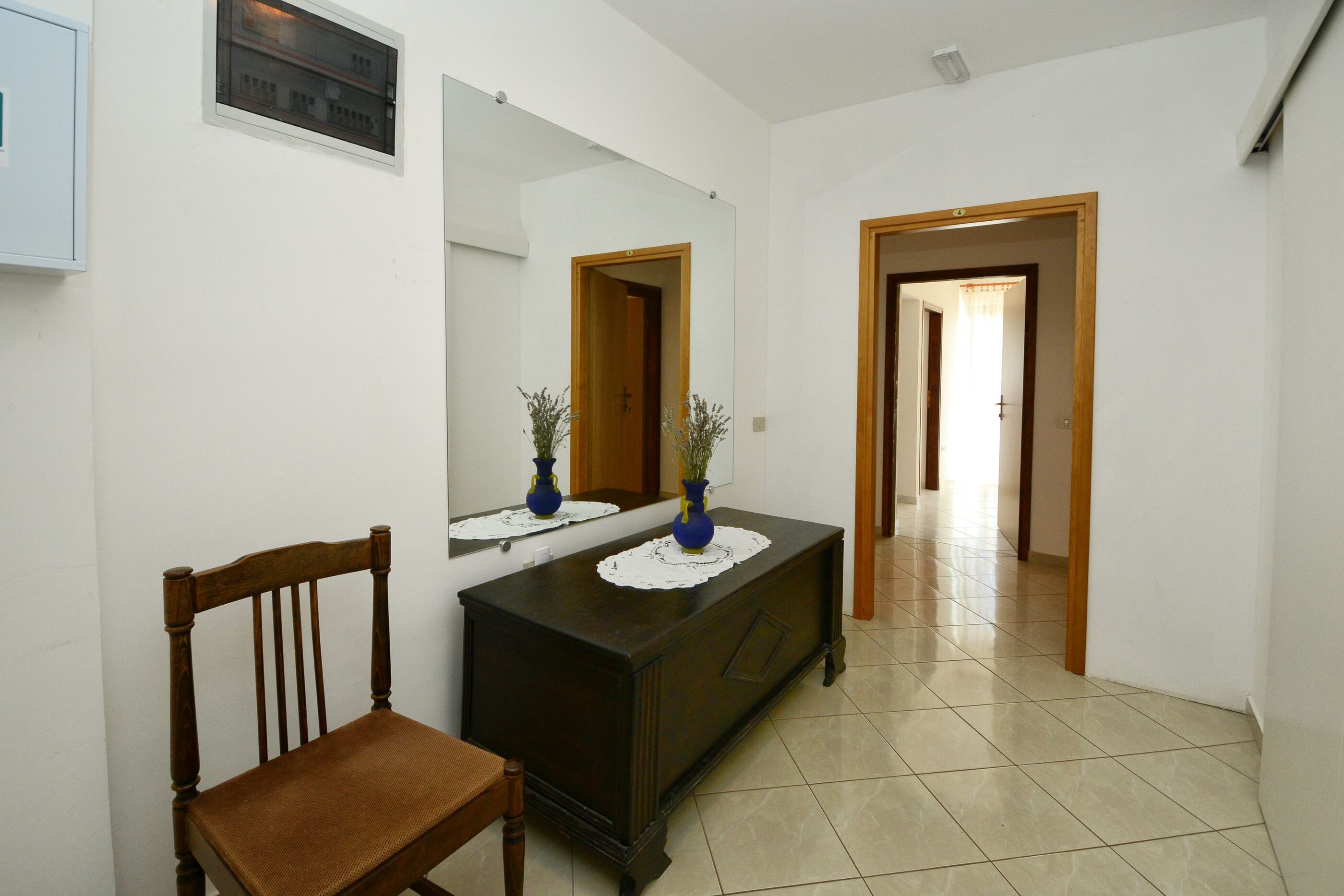 Apartments Albina Valiza 79179-A2