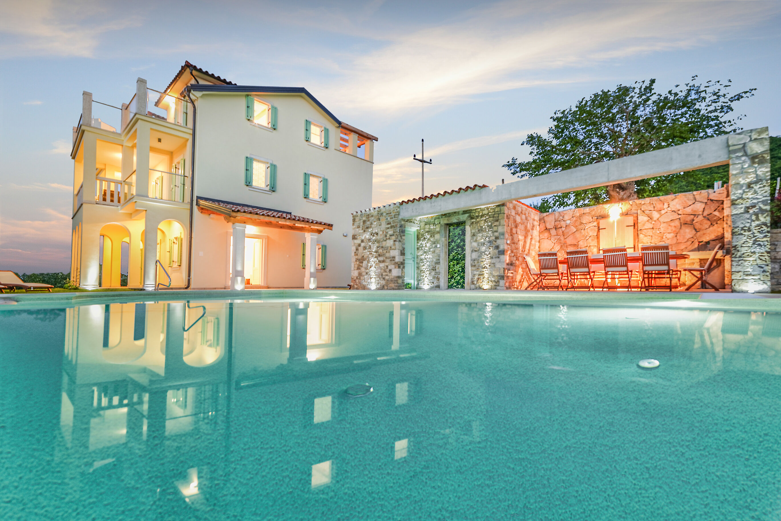 Villa Demetra s bazenom i predivnim pogledom na Motovun V8931-K1