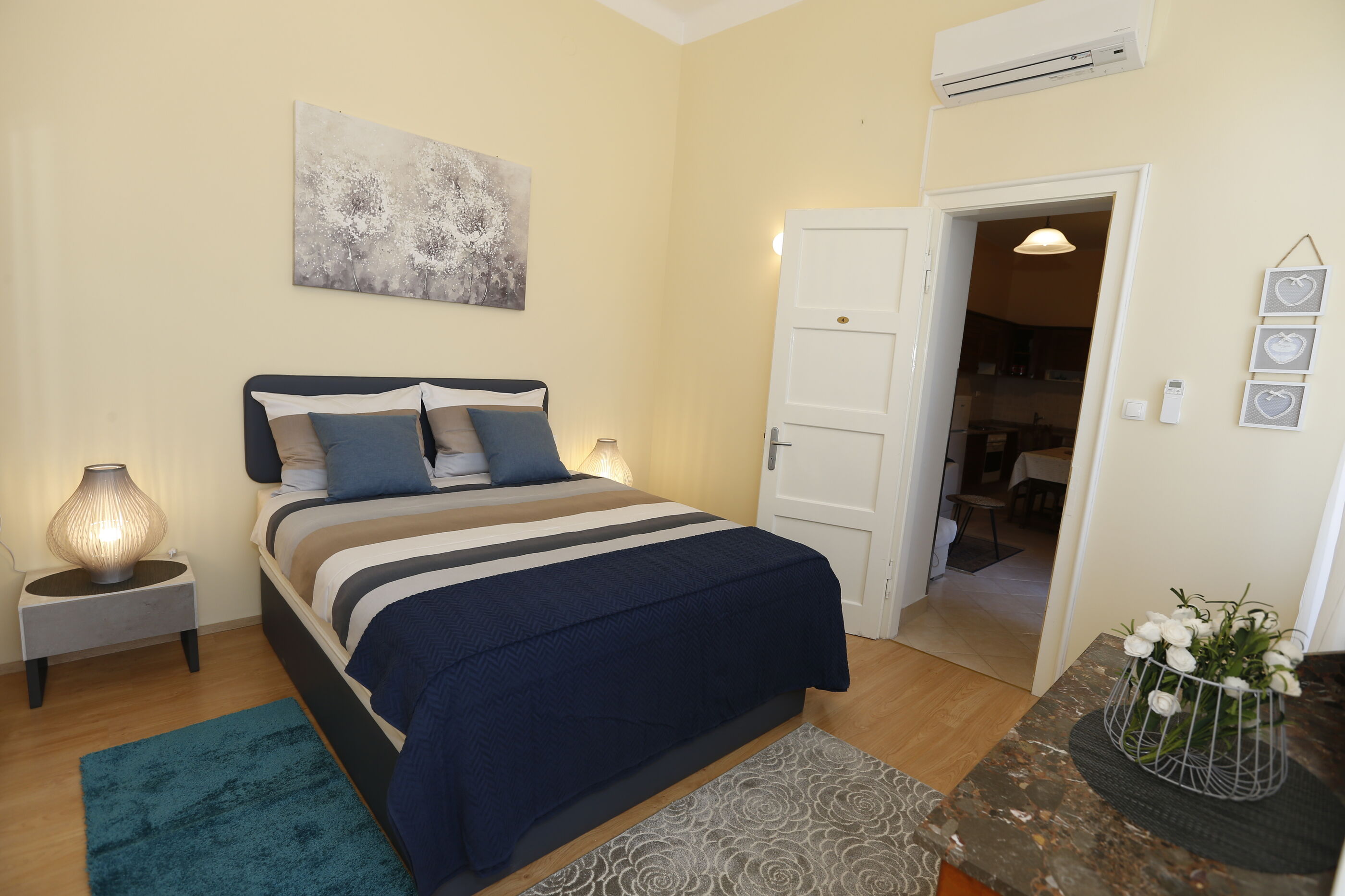 Apartment and Rooms Bed and Breakfast Three Angels 79446-A1