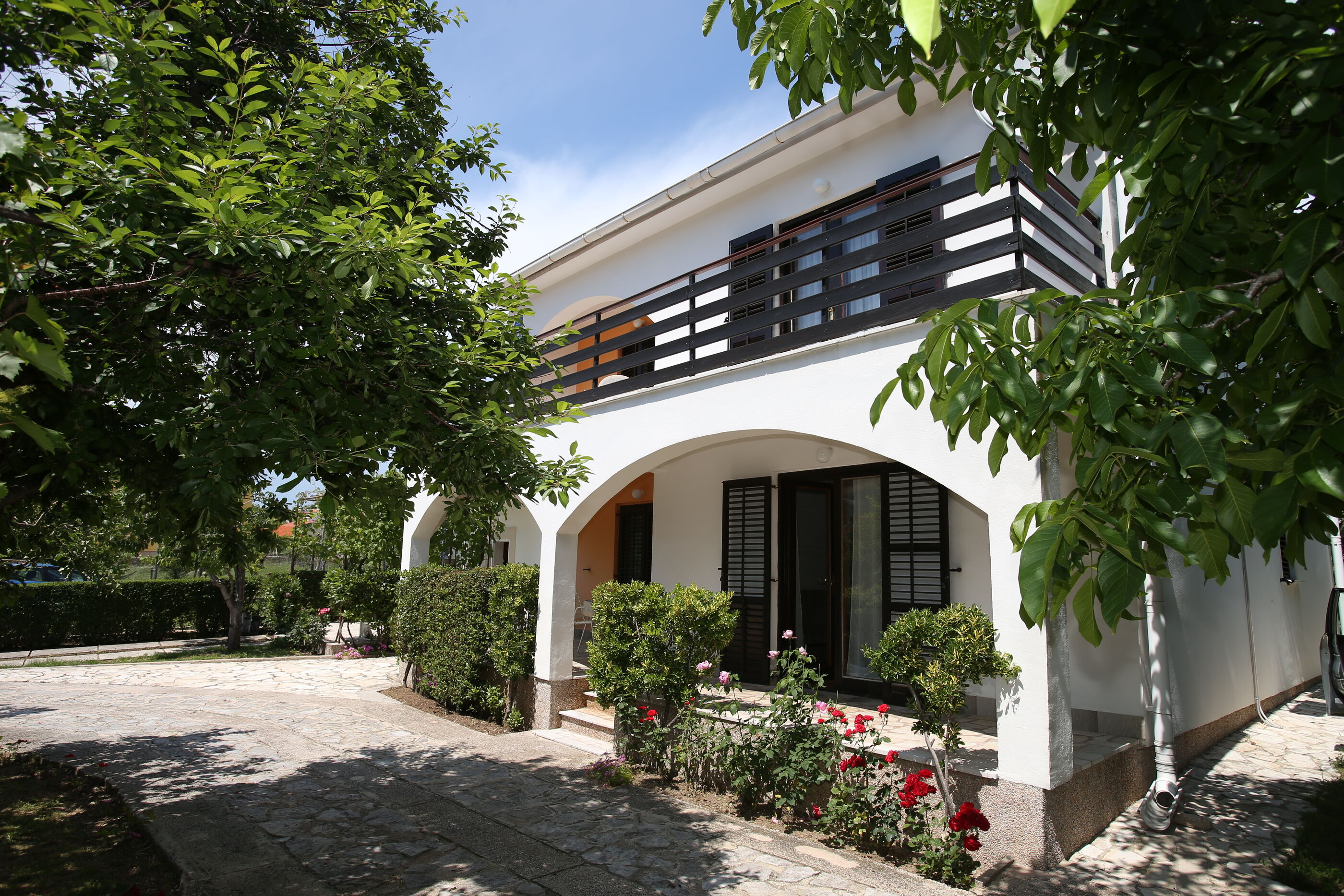 Apartments Flora 79445-A2