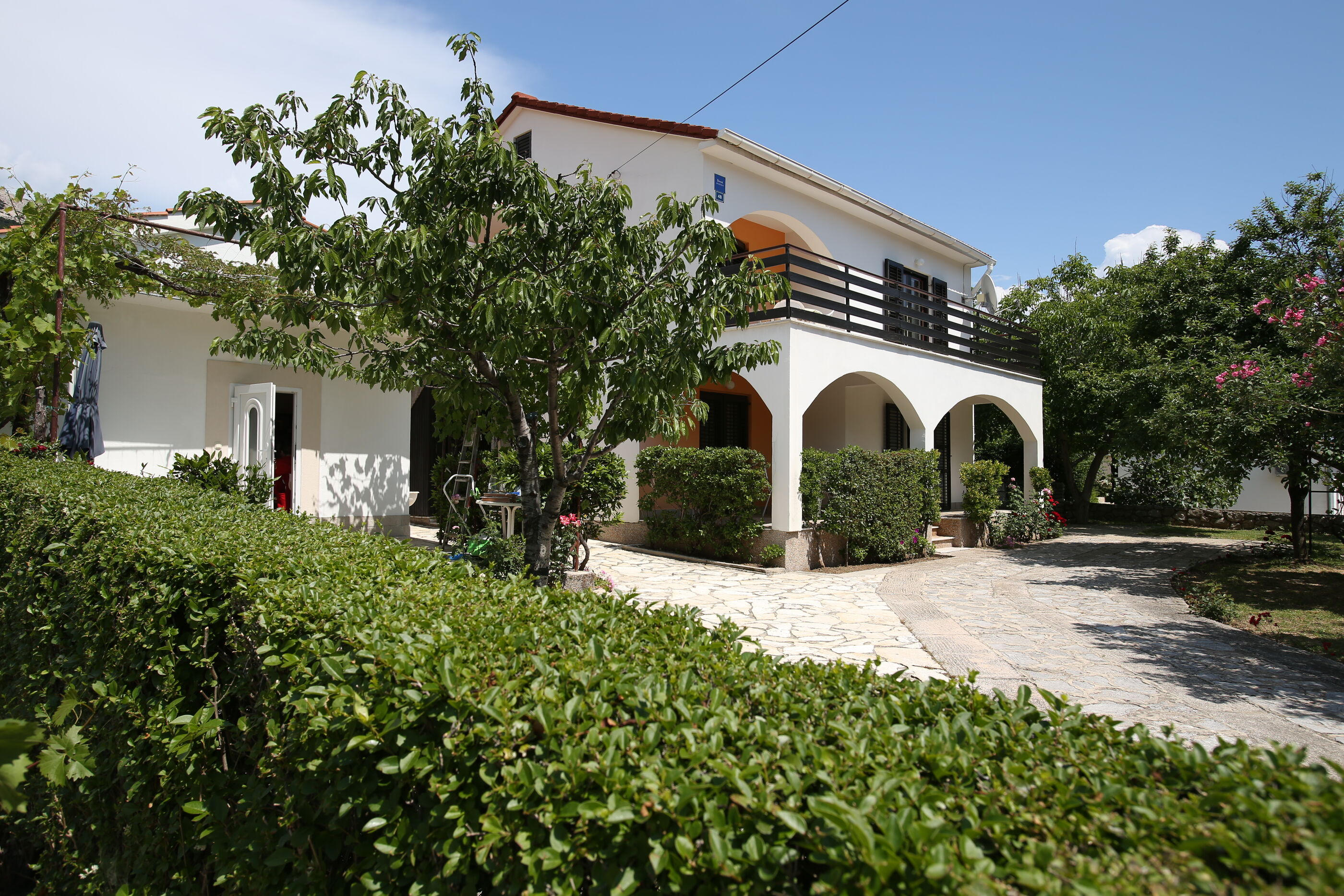 Apartments Flora 79445-A2