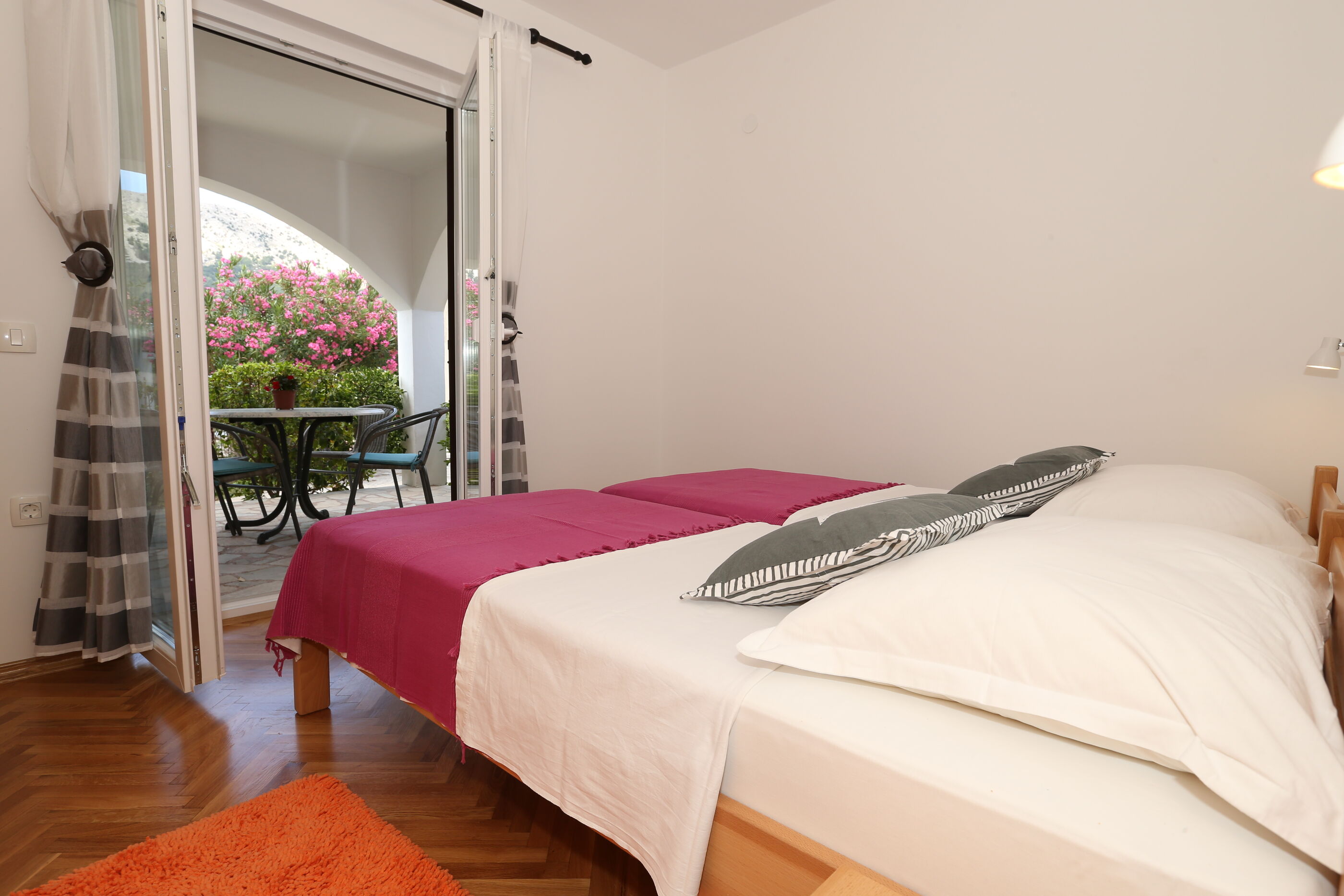 Apartments Flora 79445-A2