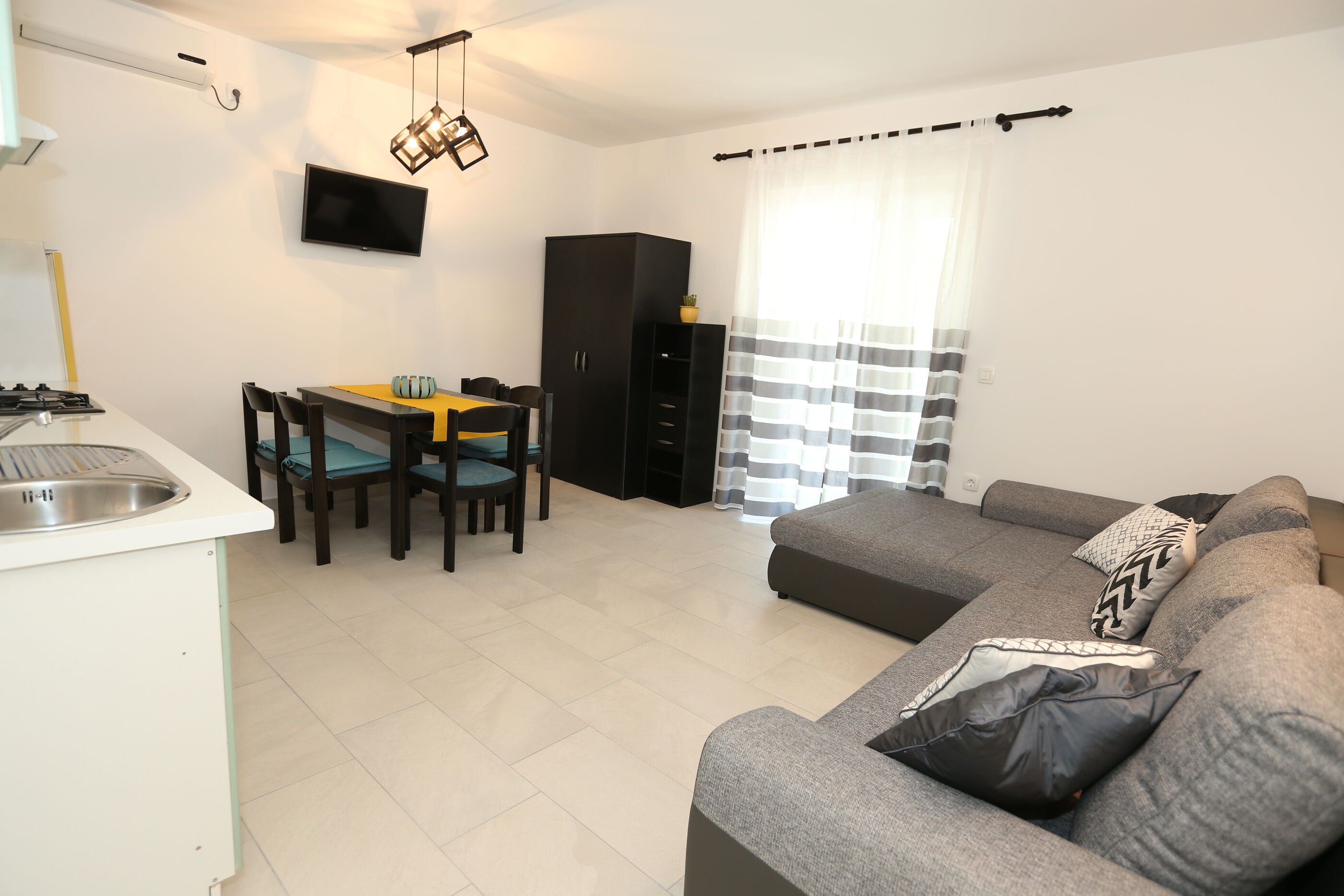 Apartments Flora 79445-A2