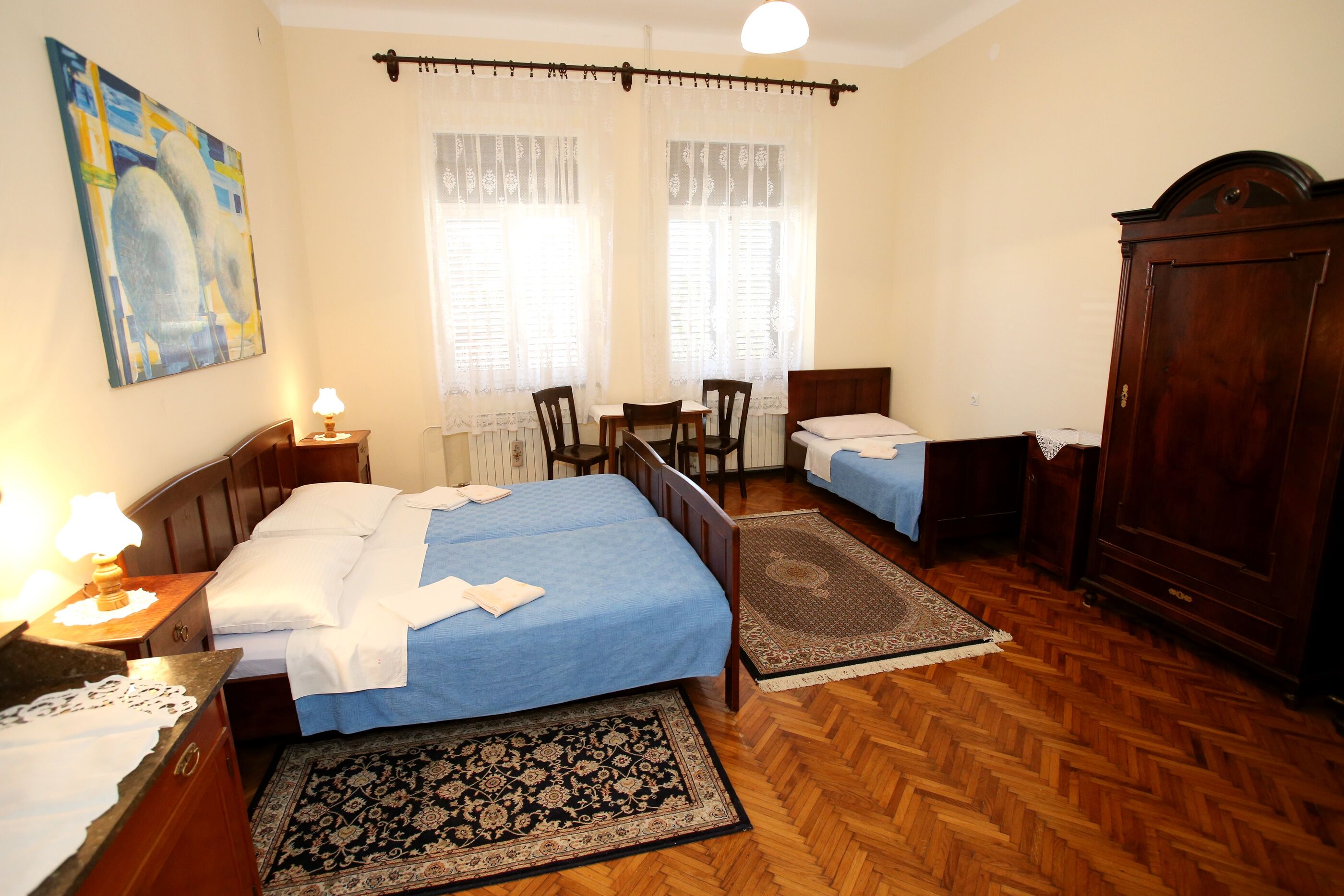 Apartment and Rooms Bed and Breakfast Three Angels 79446-S3