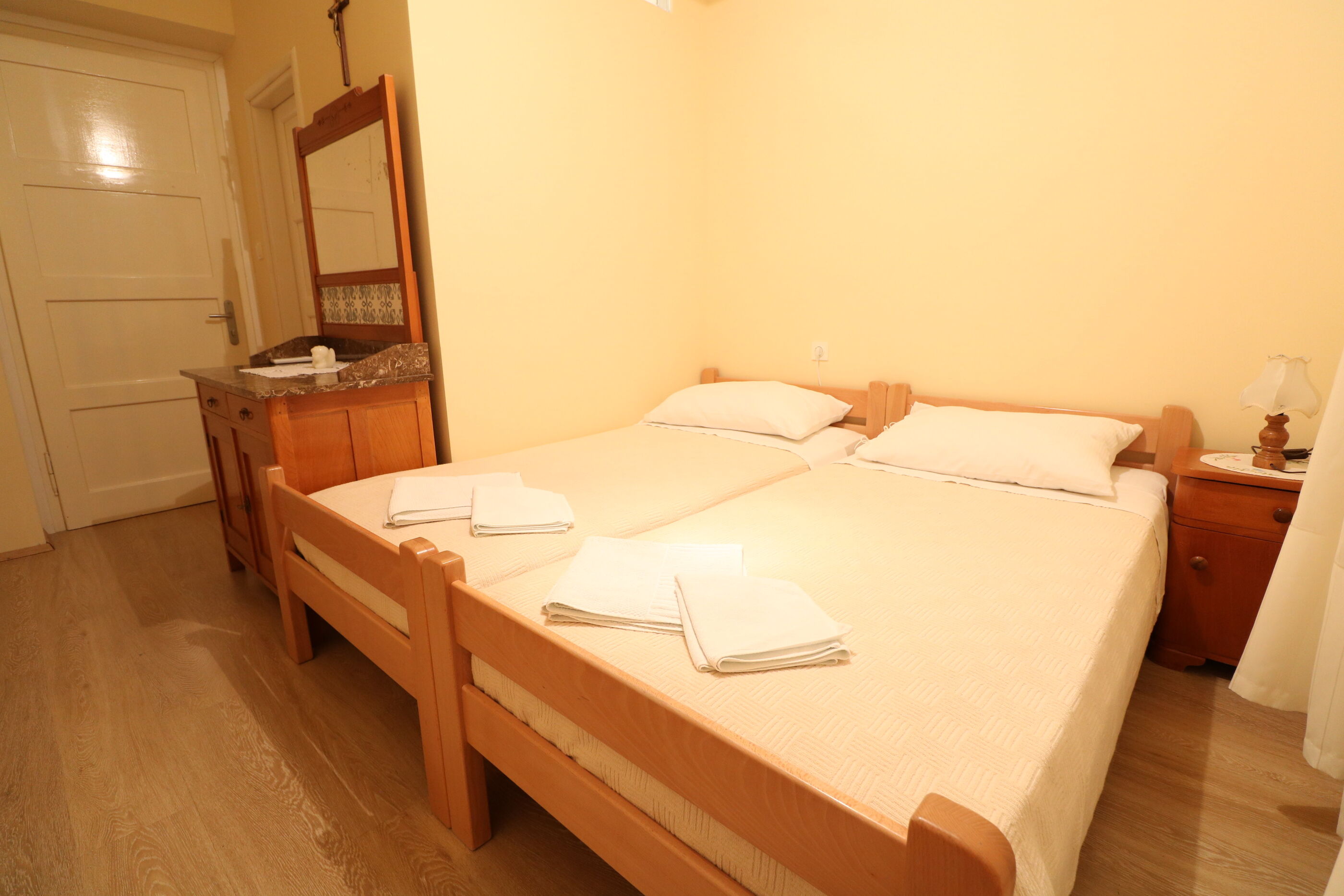 Apartment and Rooms Bed and Breakfast Three Angels 79446-S4