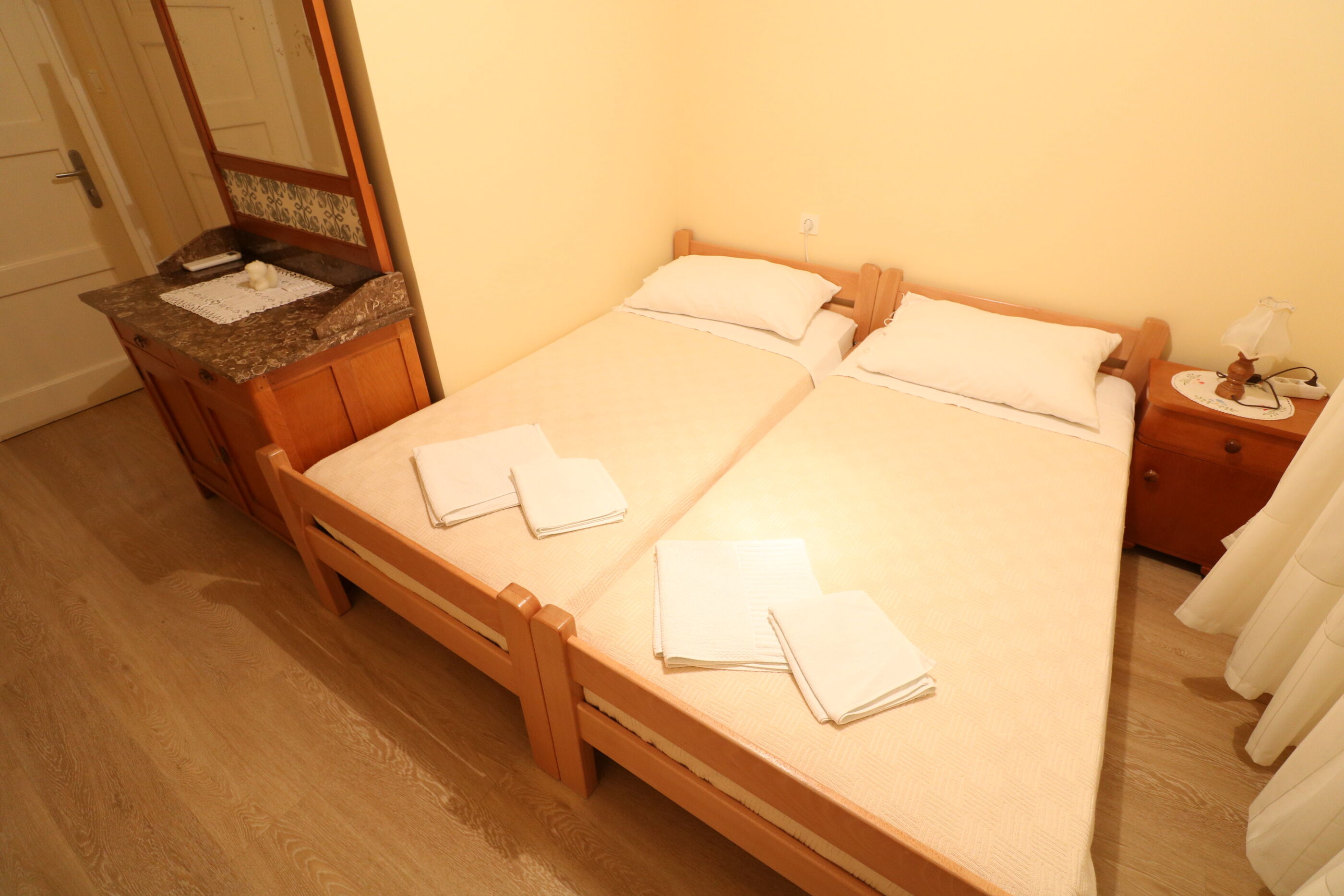Apartment and Rooms Bed and Breakfast Three Angels 79446-S4