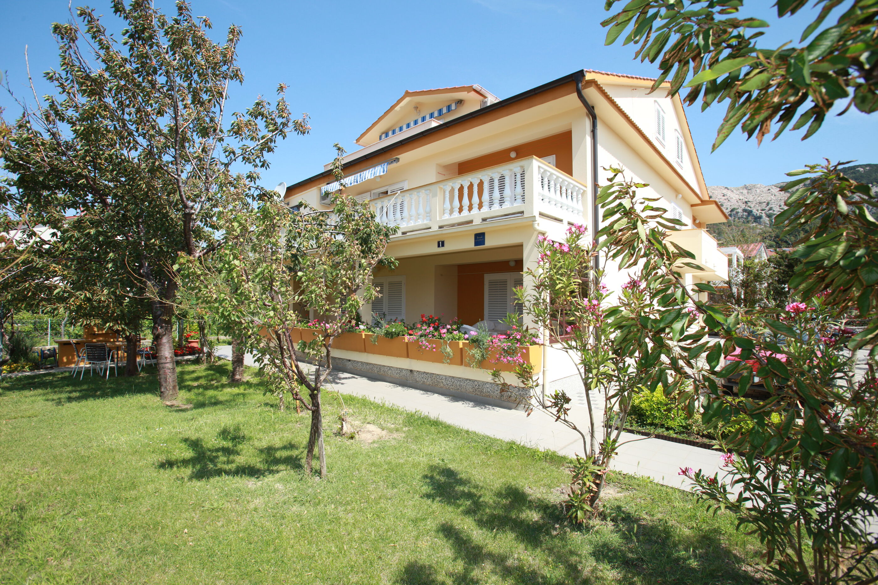 Apartments and Room Jagoda 79538-A1
