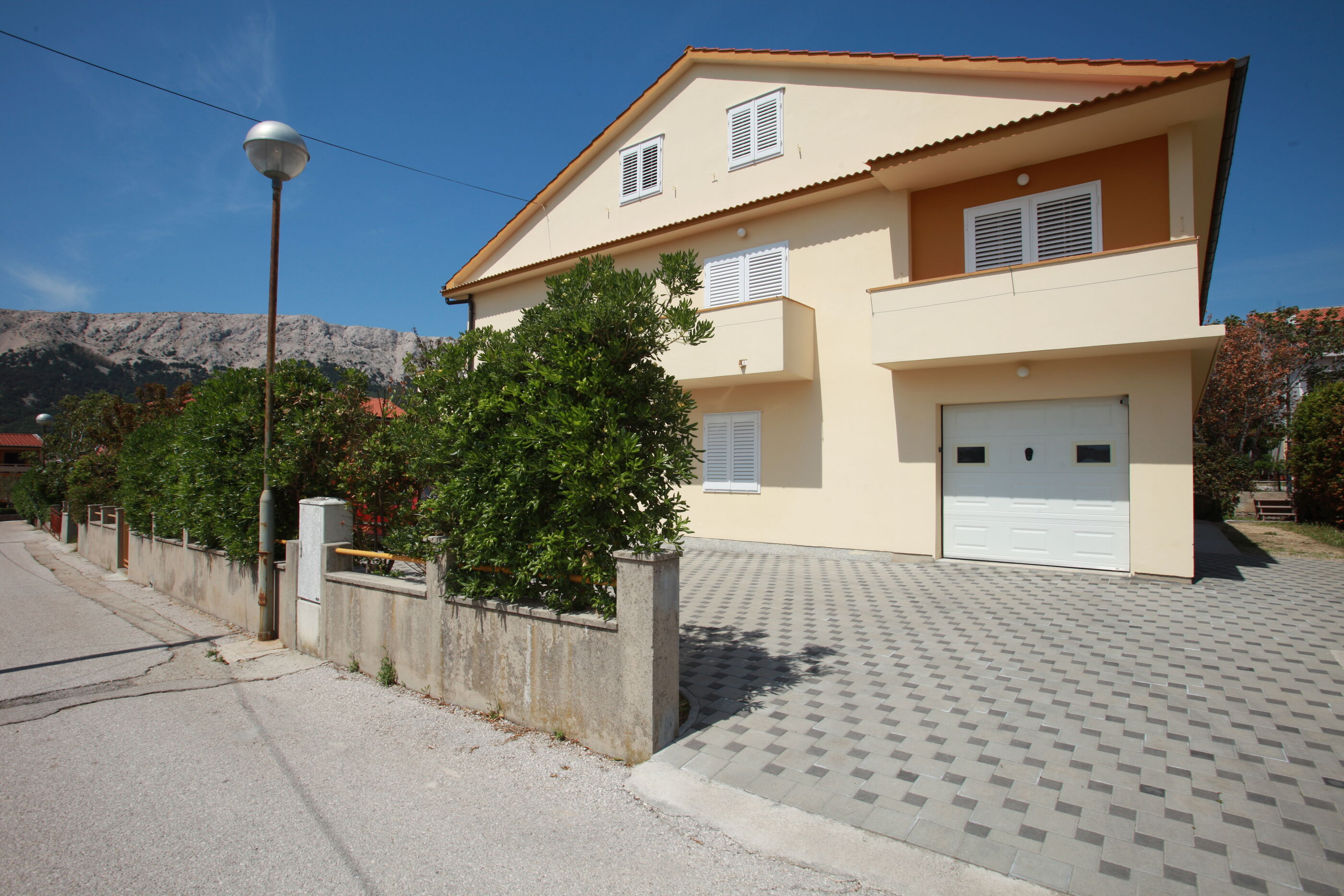 Apartments and Room Jagoda 79538-A1