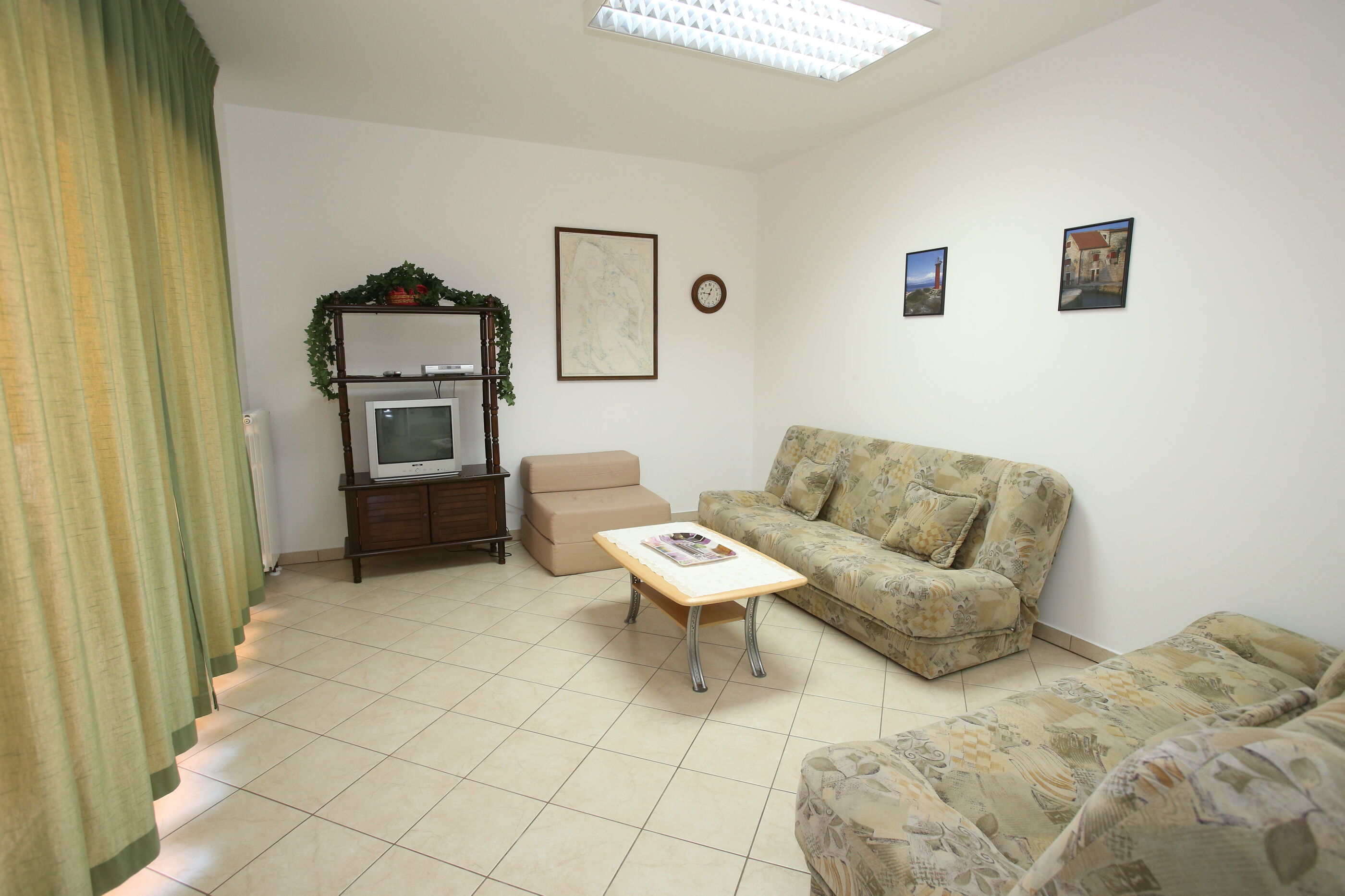 Apartments Ivanka 79621-A1