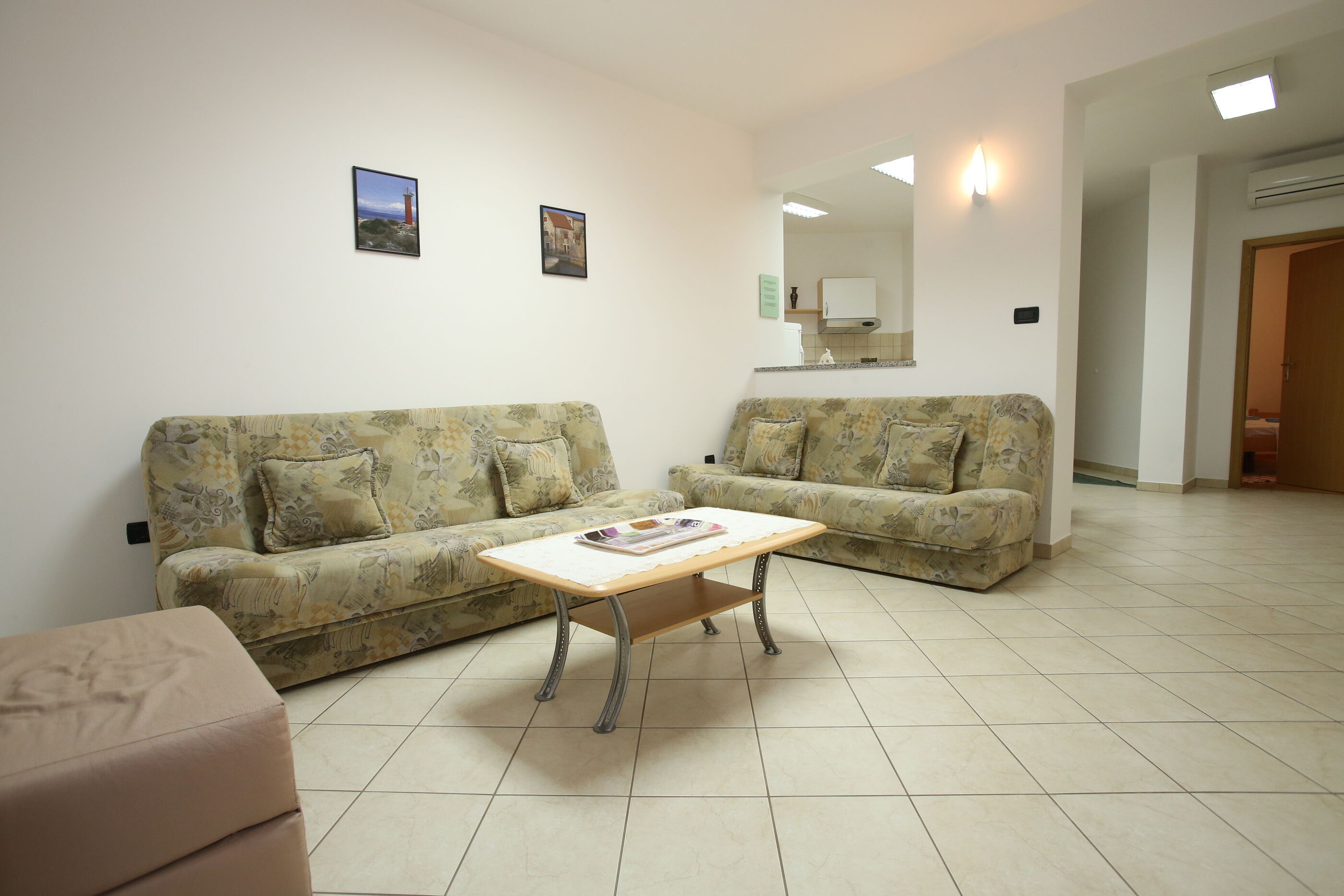 Apartments Ivanka 79621-A1