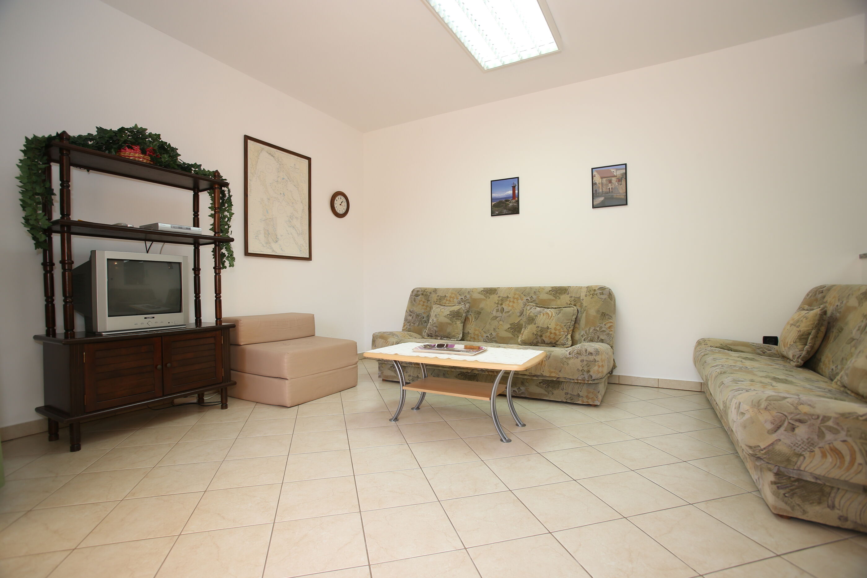 Apartments Ivanka 79621-A1