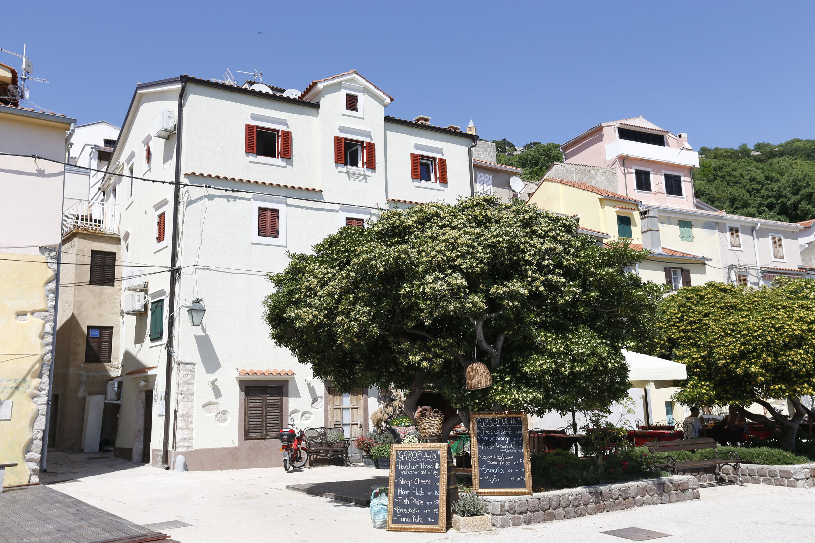 Apartment Darko 79623-A1