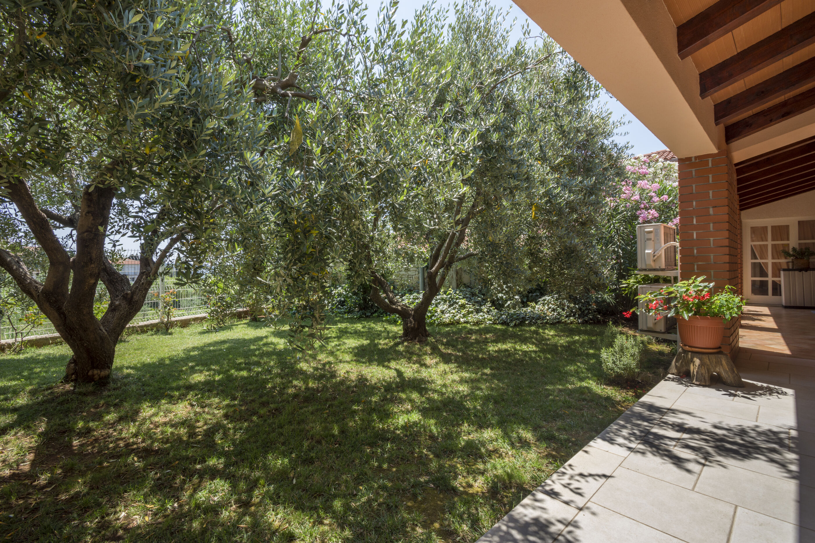 Apartments Petra near beach 70851-A2