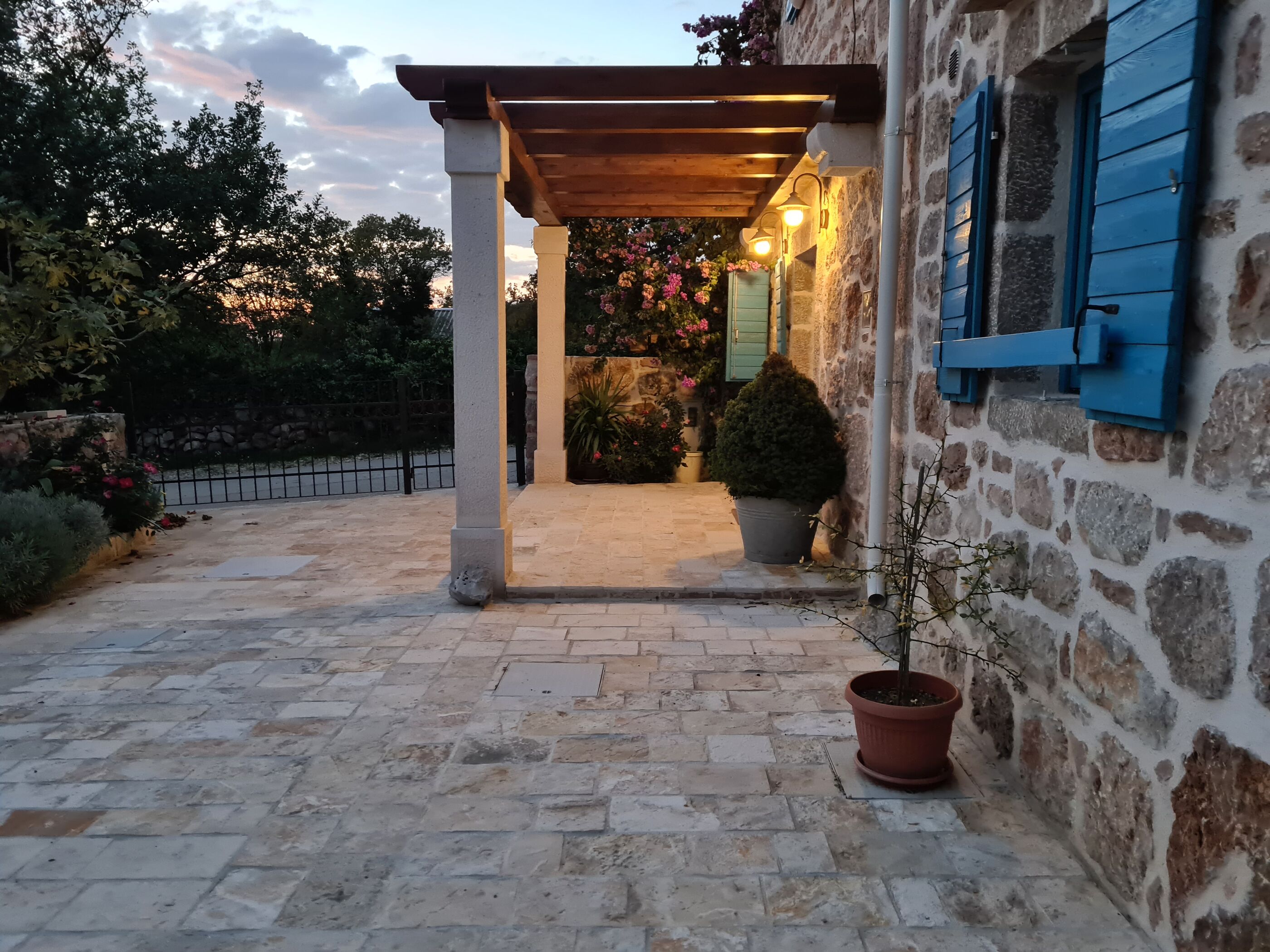 House GORANOVA KUĆA 79891-K1