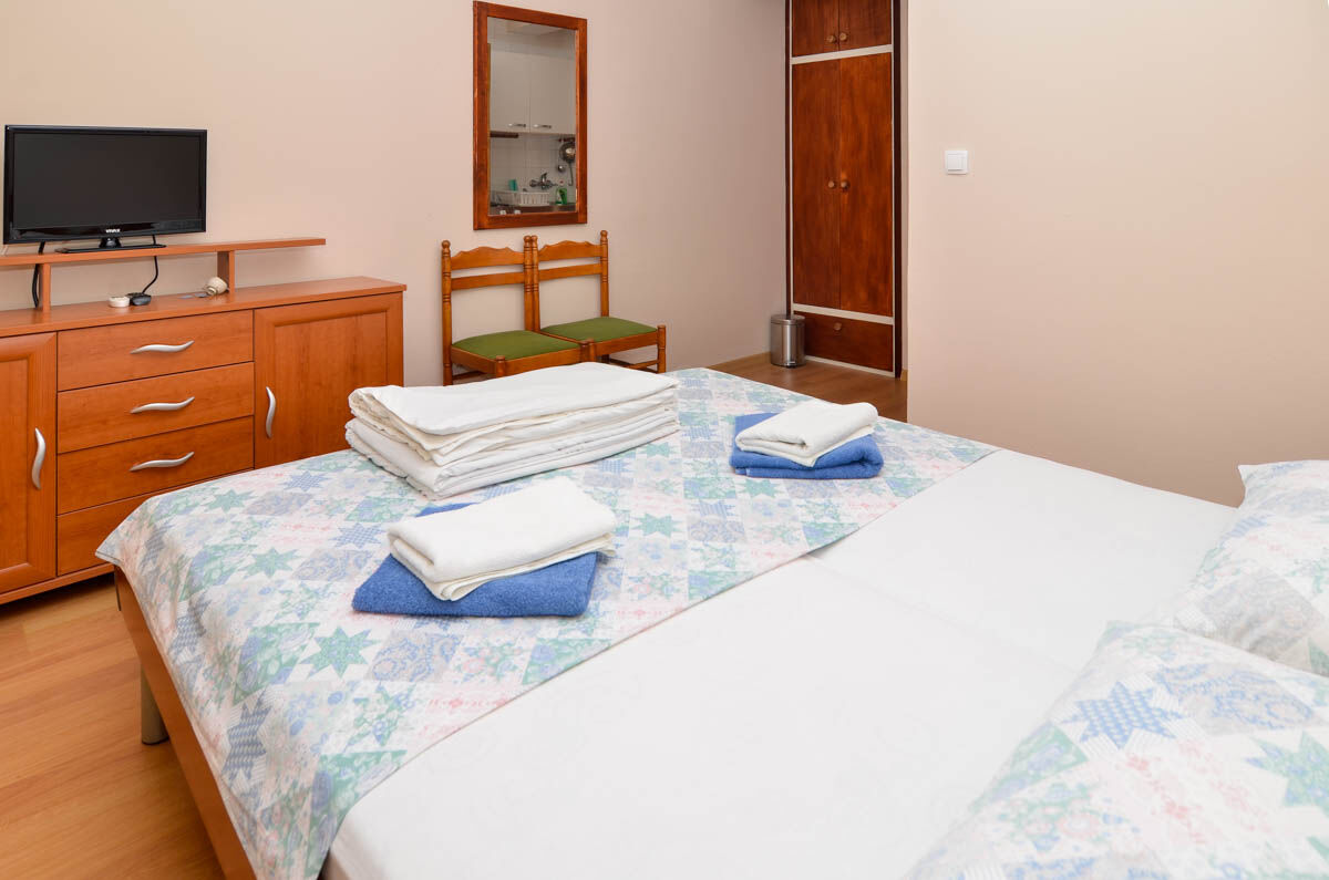Apartments Lulak 32937-A9