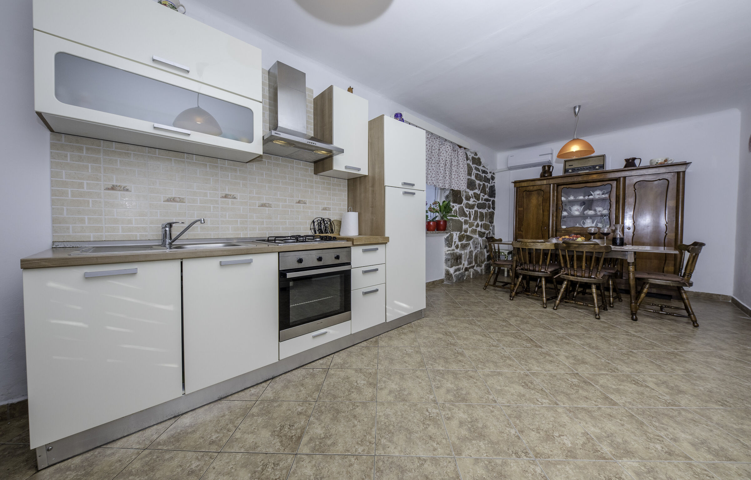 House Predrag 68901-K1