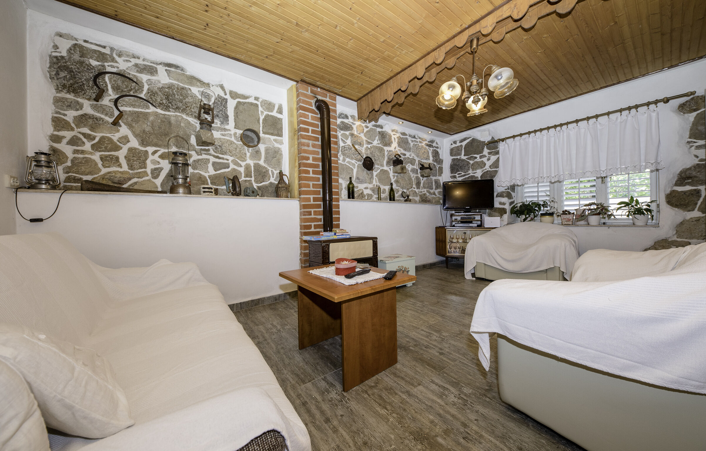 House Predrag 68901-K1