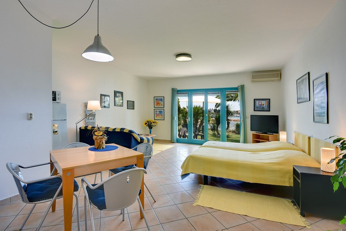 Apartments Brajdine 16811-A3