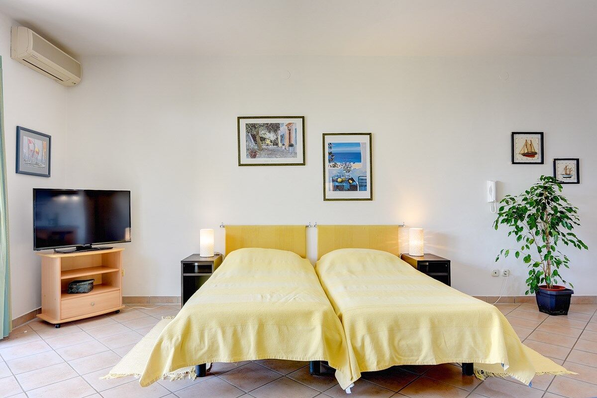 Apartments Brajdine 16811-A3