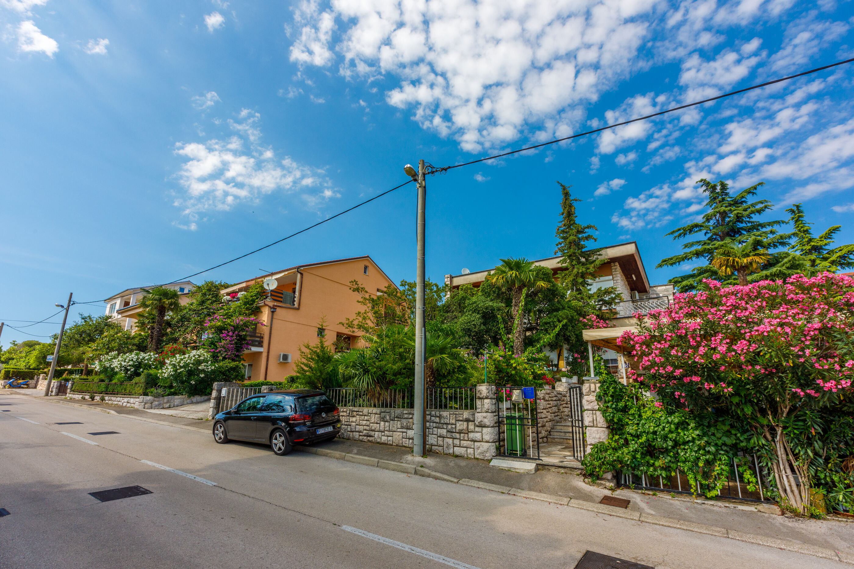Apartments Kamen 66101-A2