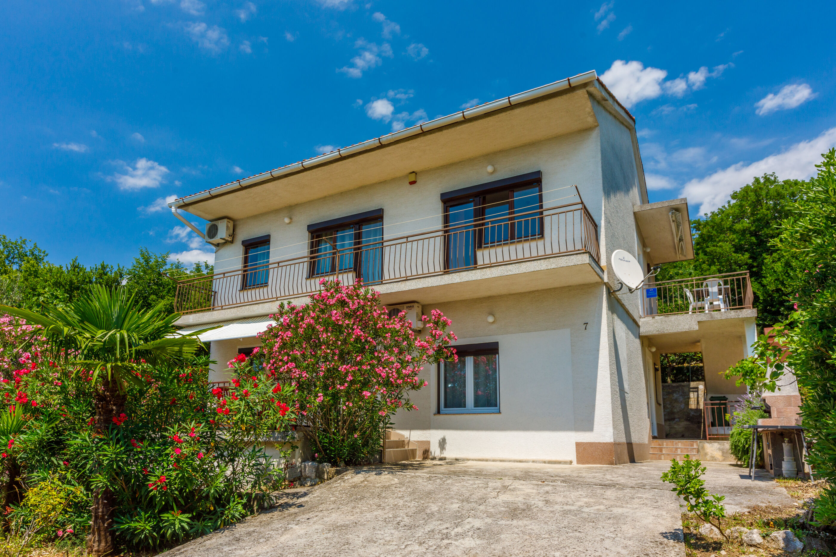 Apartments Arijana 62891-A1