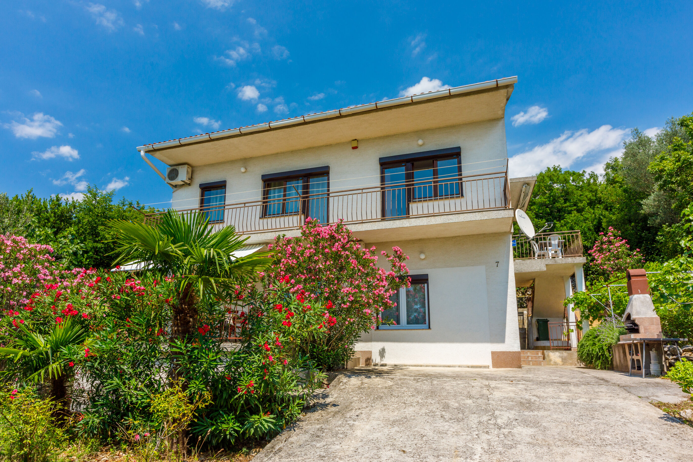 Apartments Arijana 62891-A1