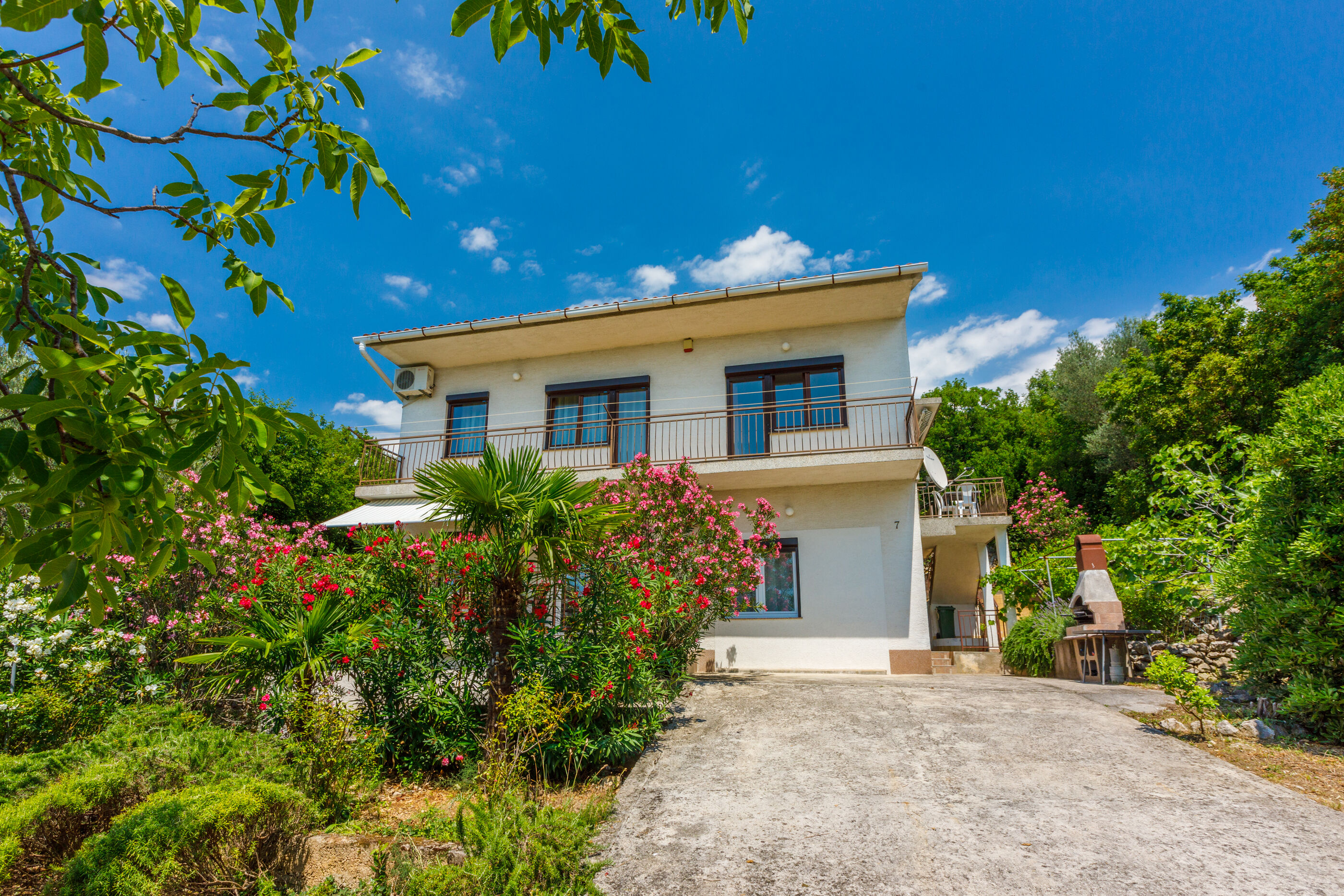 Apartments Arijana 62891-A1