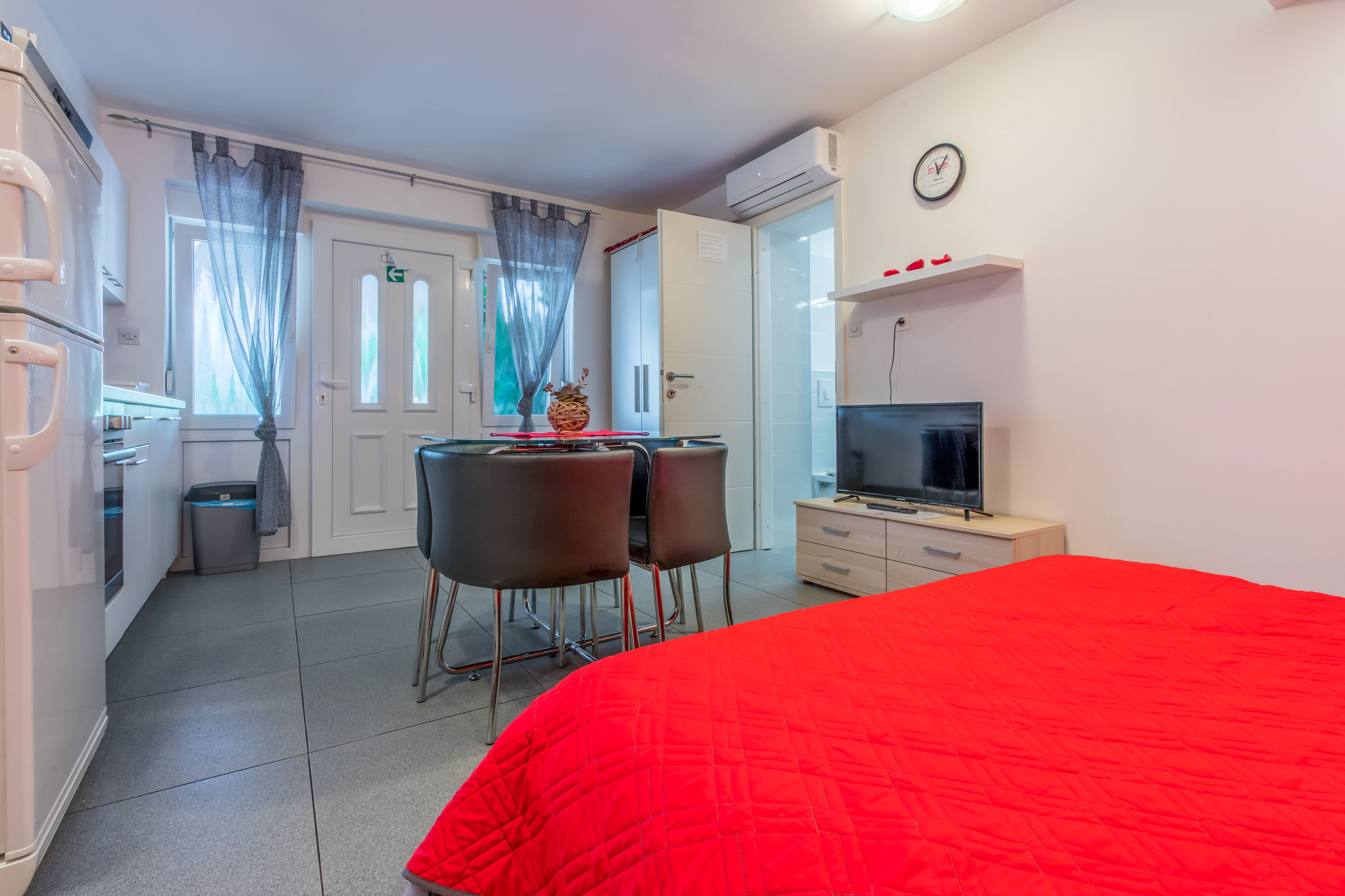 Apartments Marijana 62511-A8
