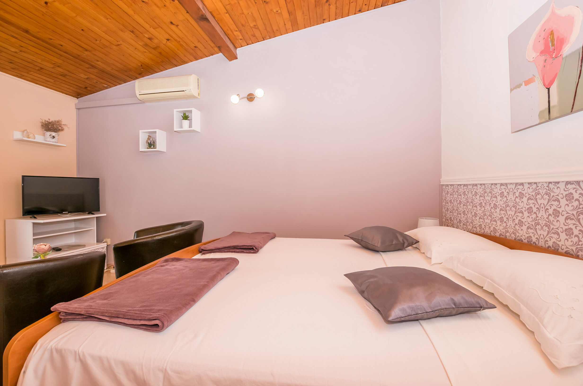 Apartments and Room Zinka 24311-A1