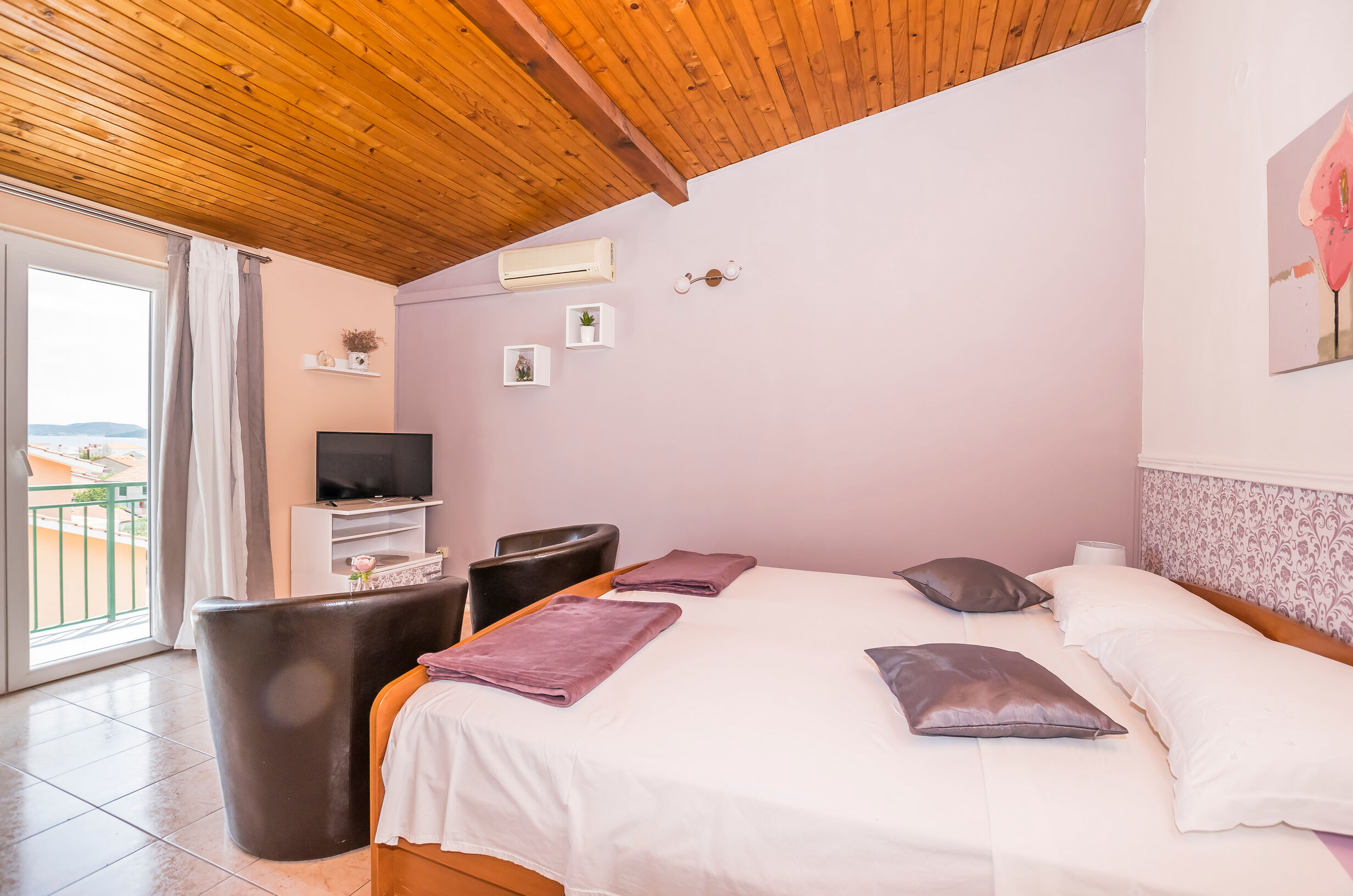 Apartments and Room Zinka 24311-A1
