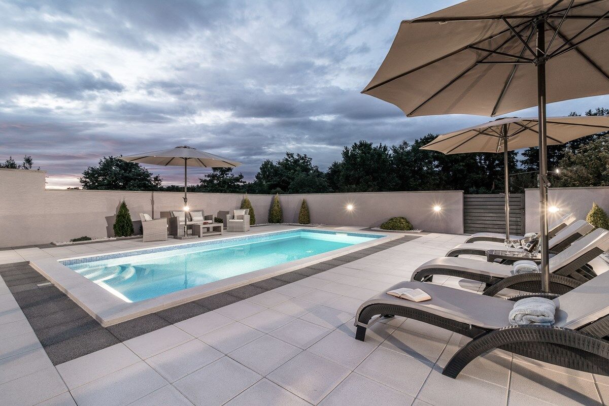 Villa Paola 73928-K1