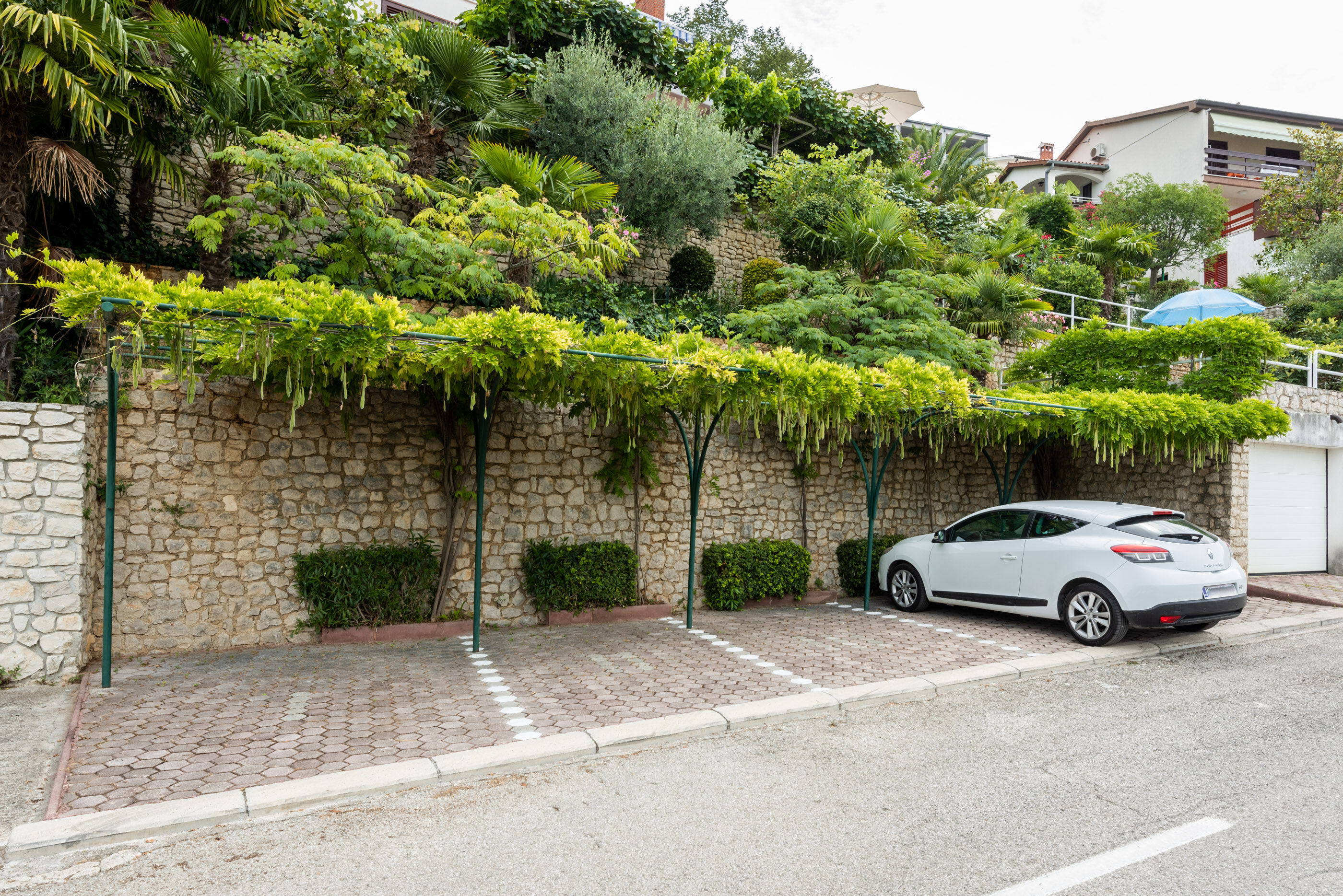 Apartments Mandica 74861-A1