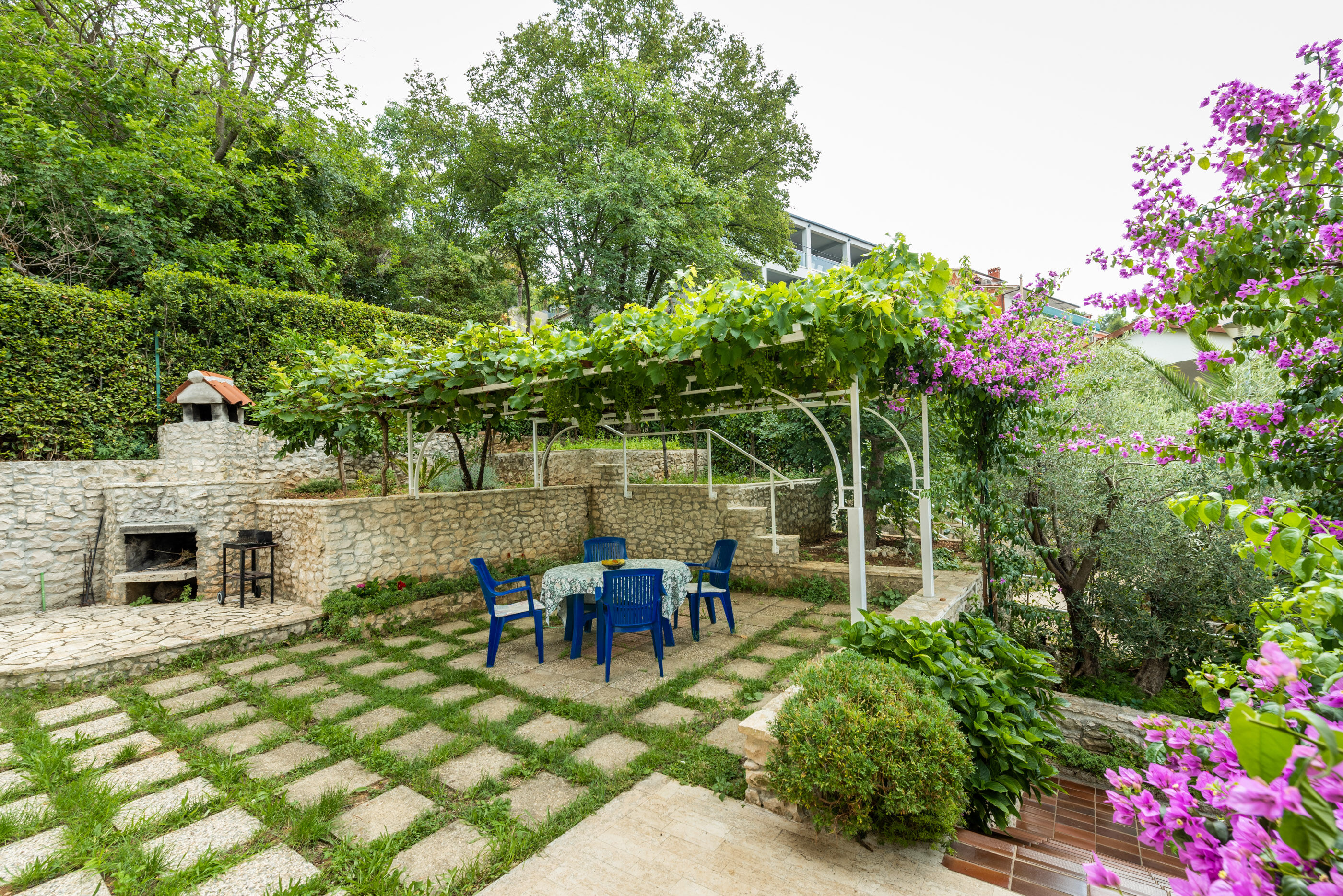 Apartments Mandica 74861-A1