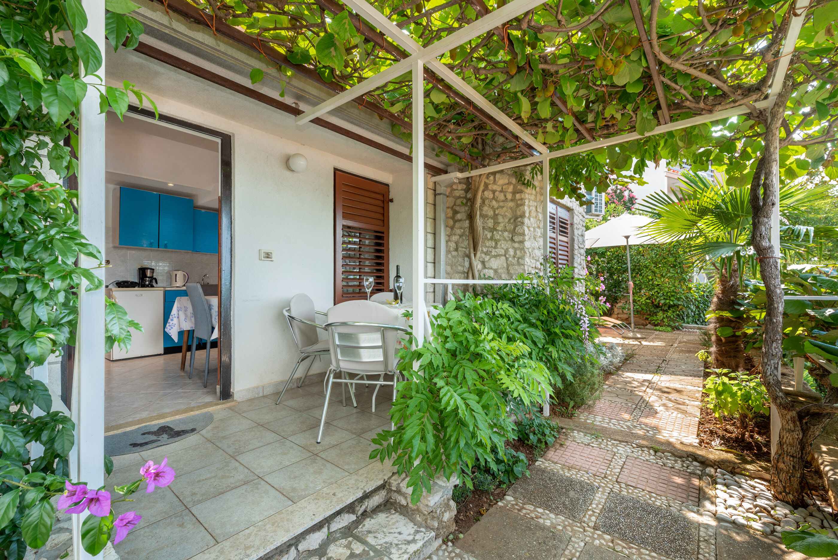 Apartments Mandica 74861-A4