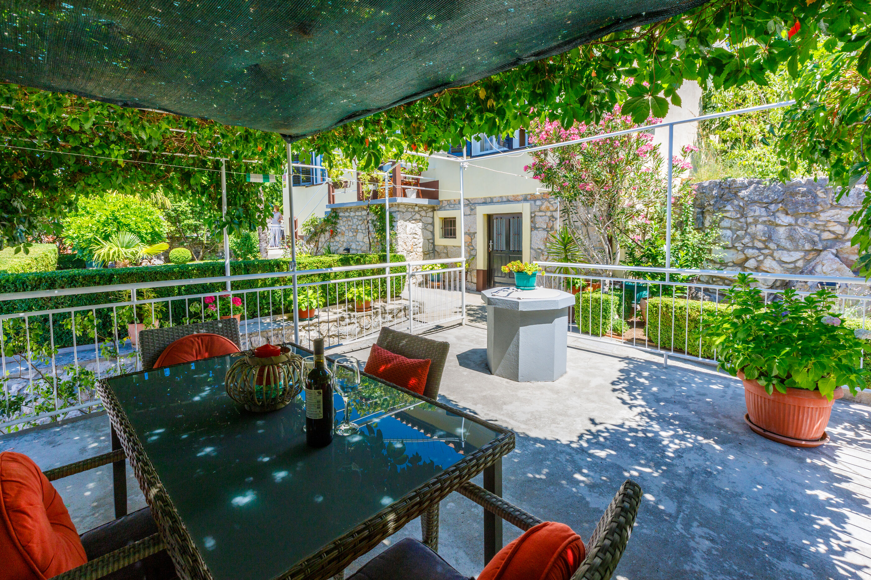 House BILJANA 62536-A1