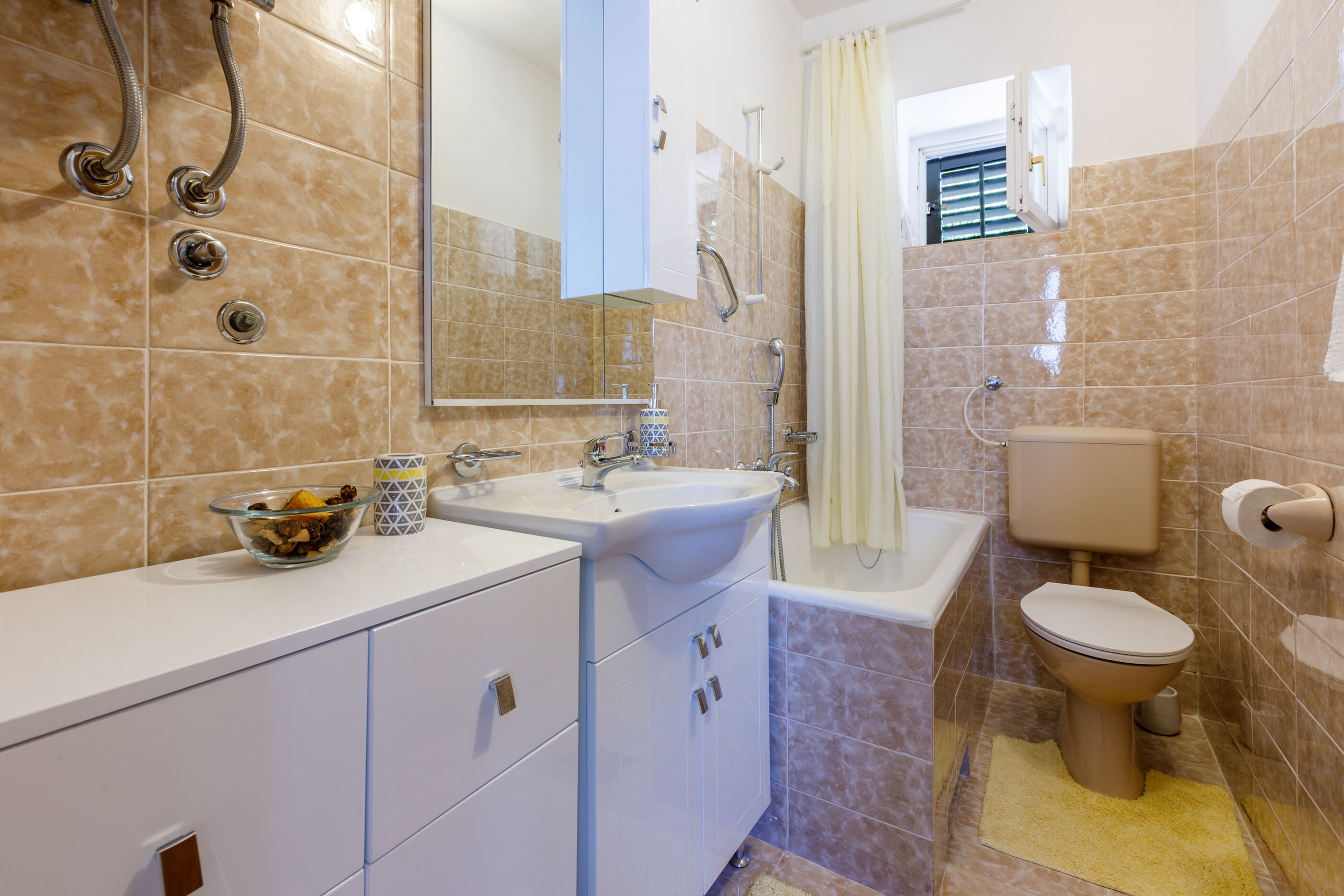 House BILJANA 62536-A1