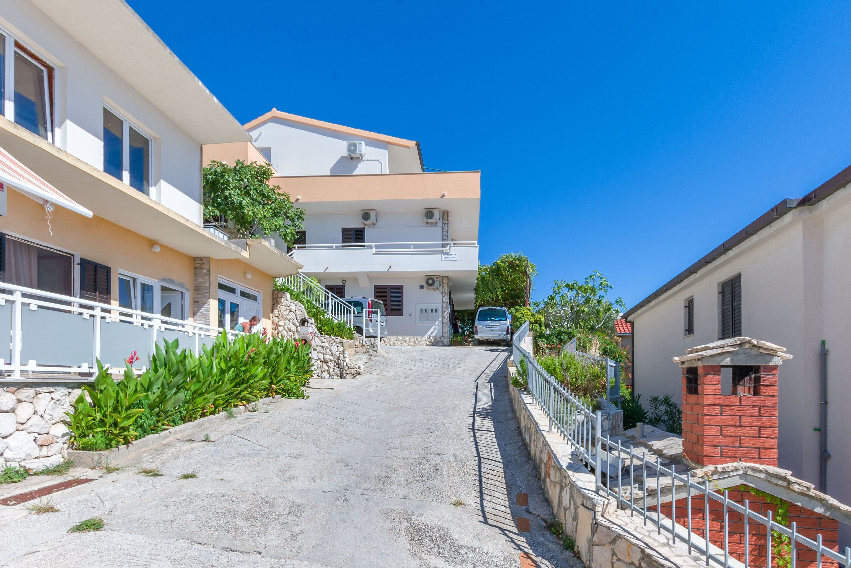 Apartments Dragana 15411-A1