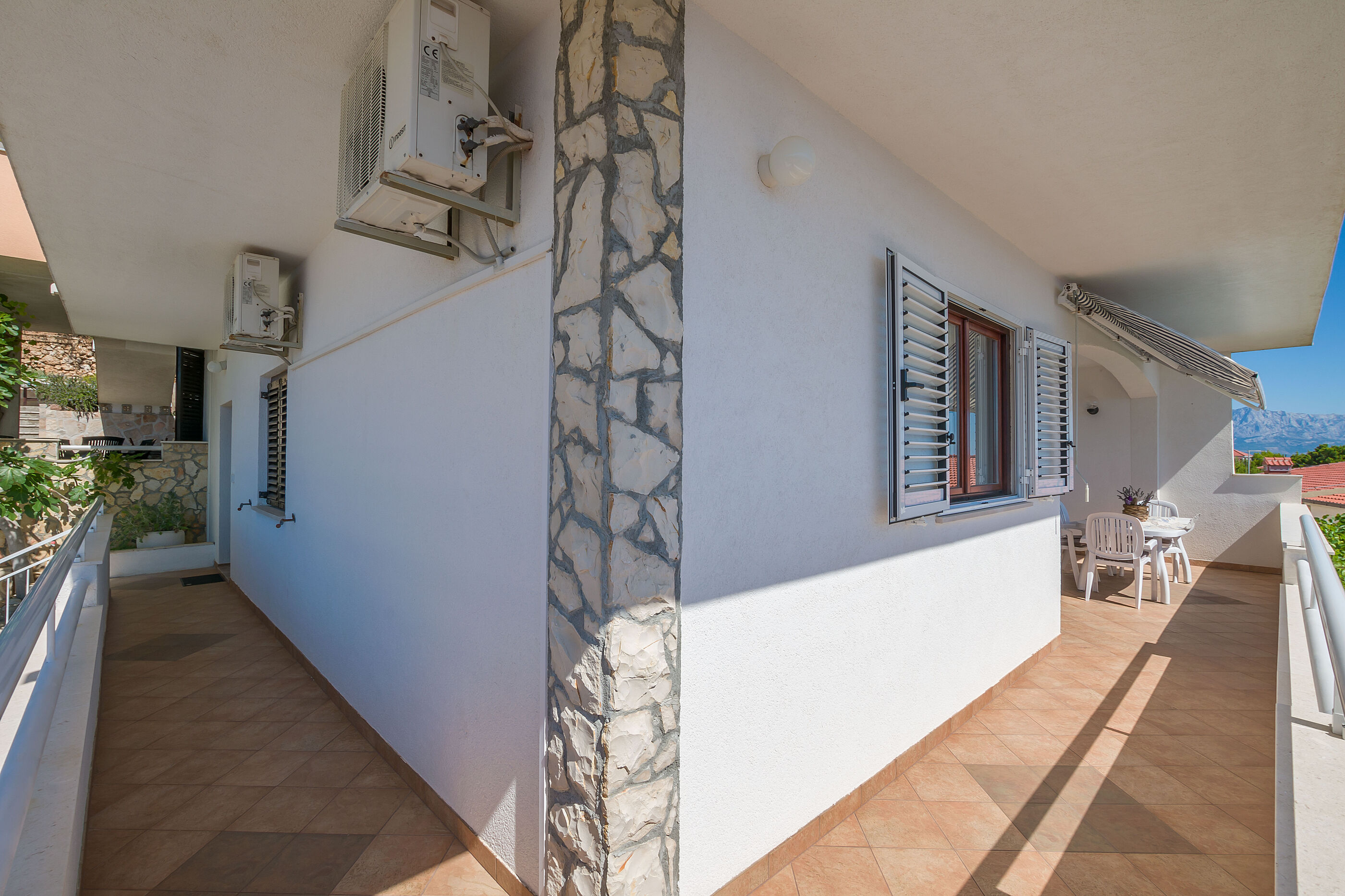 Apartments Dragana 15411-A1