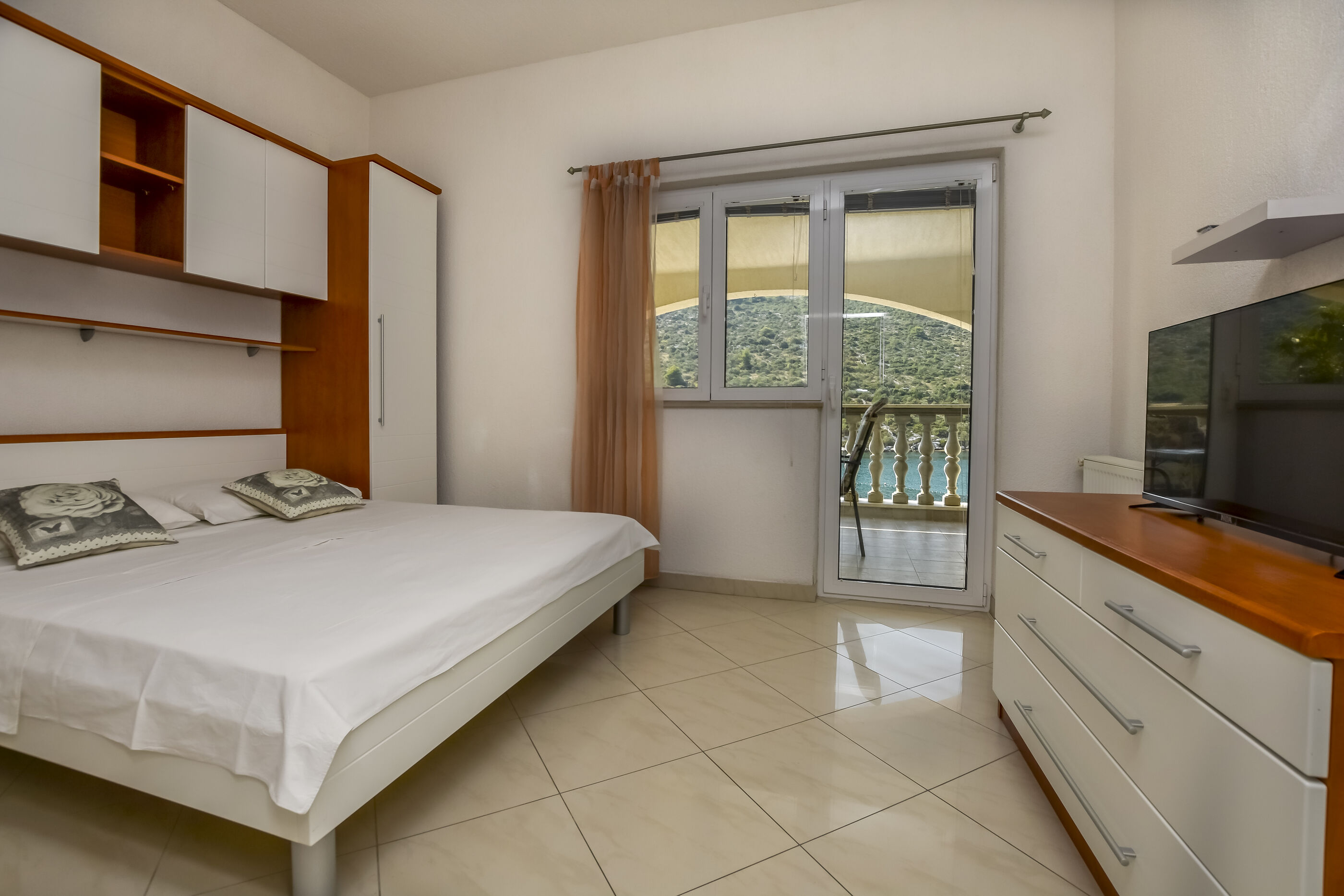 Apartments JureG 76171-A3