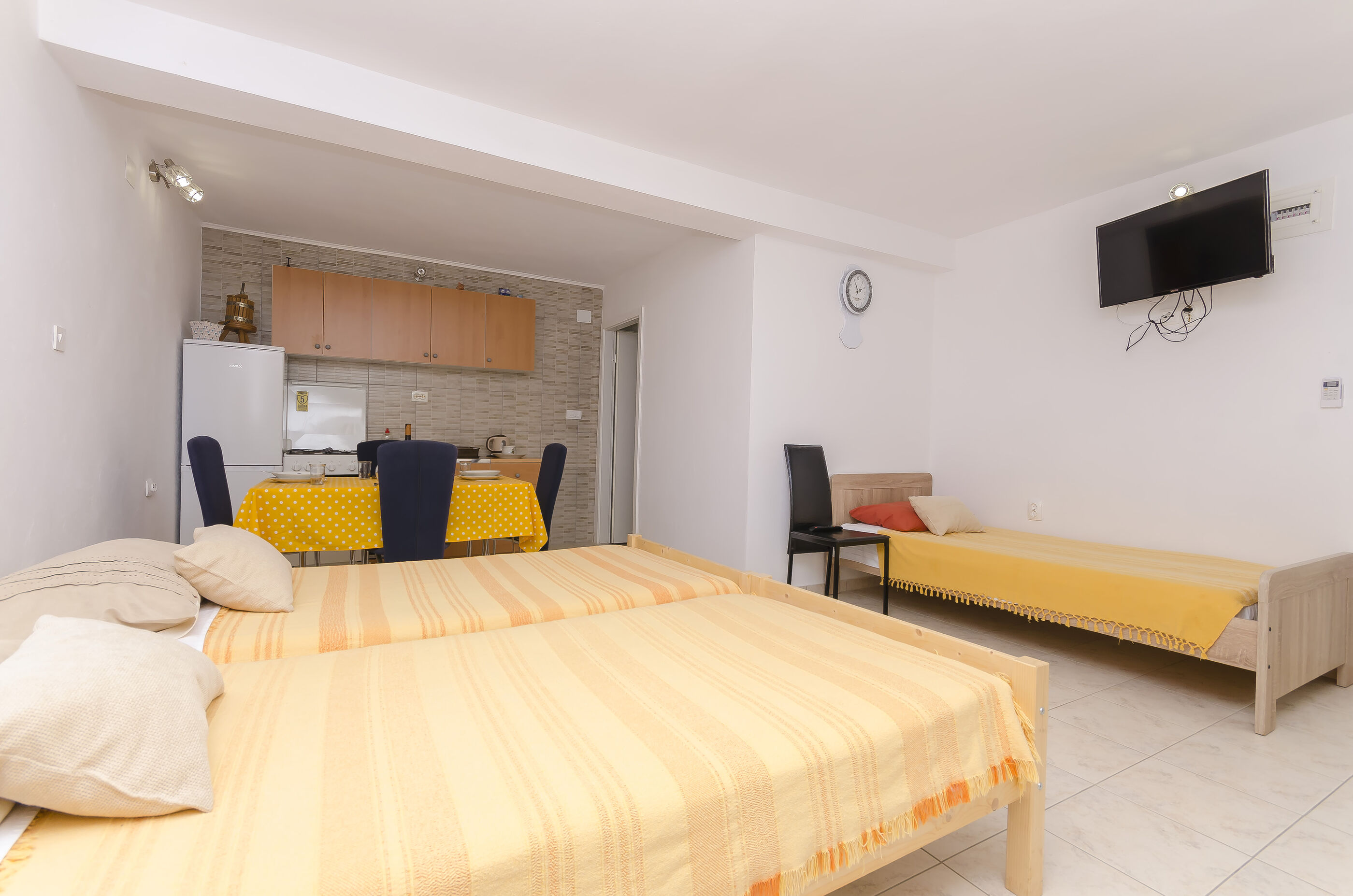 Apartments Mila II 67781-A2