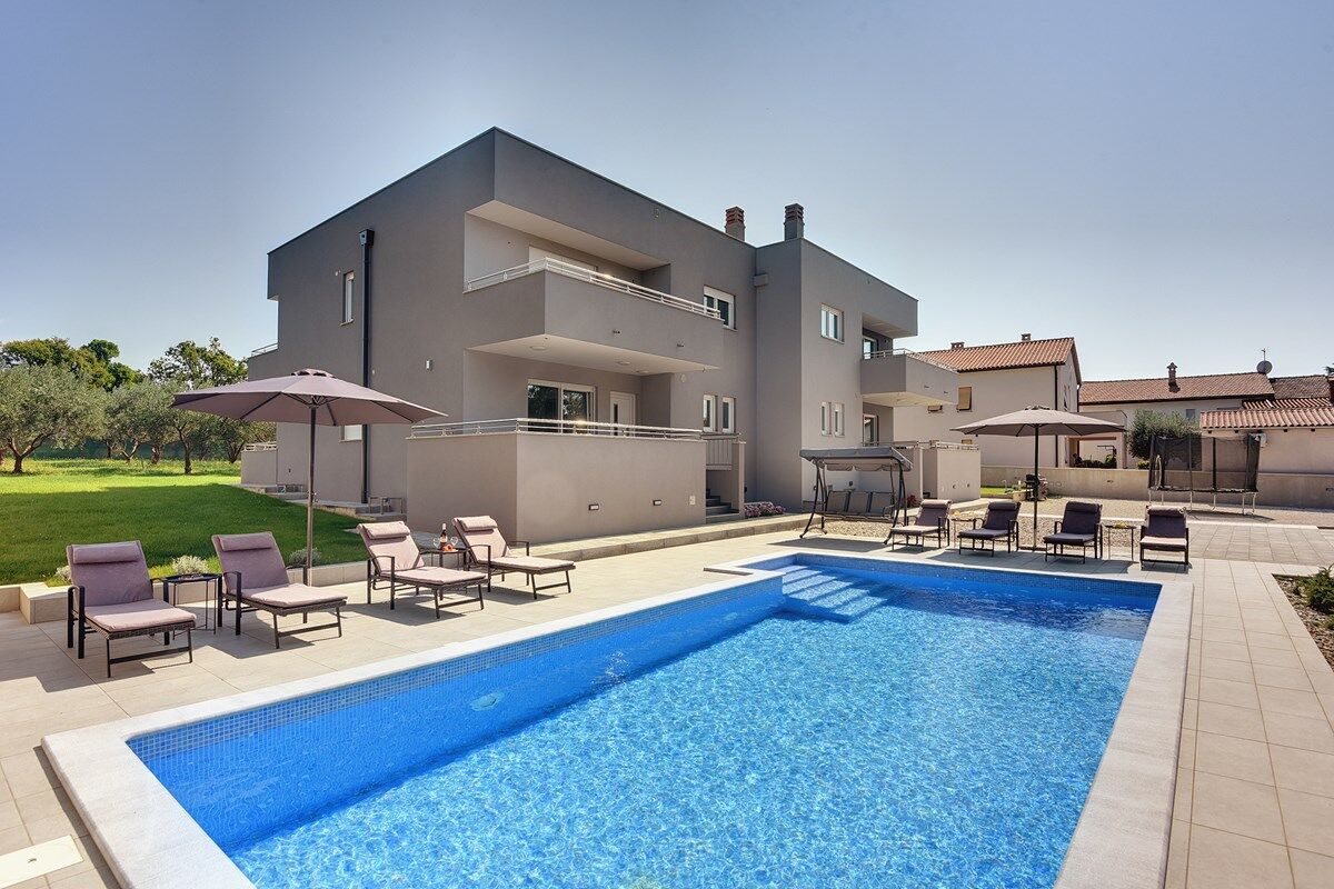 Villa Grande T&D 74185-K1