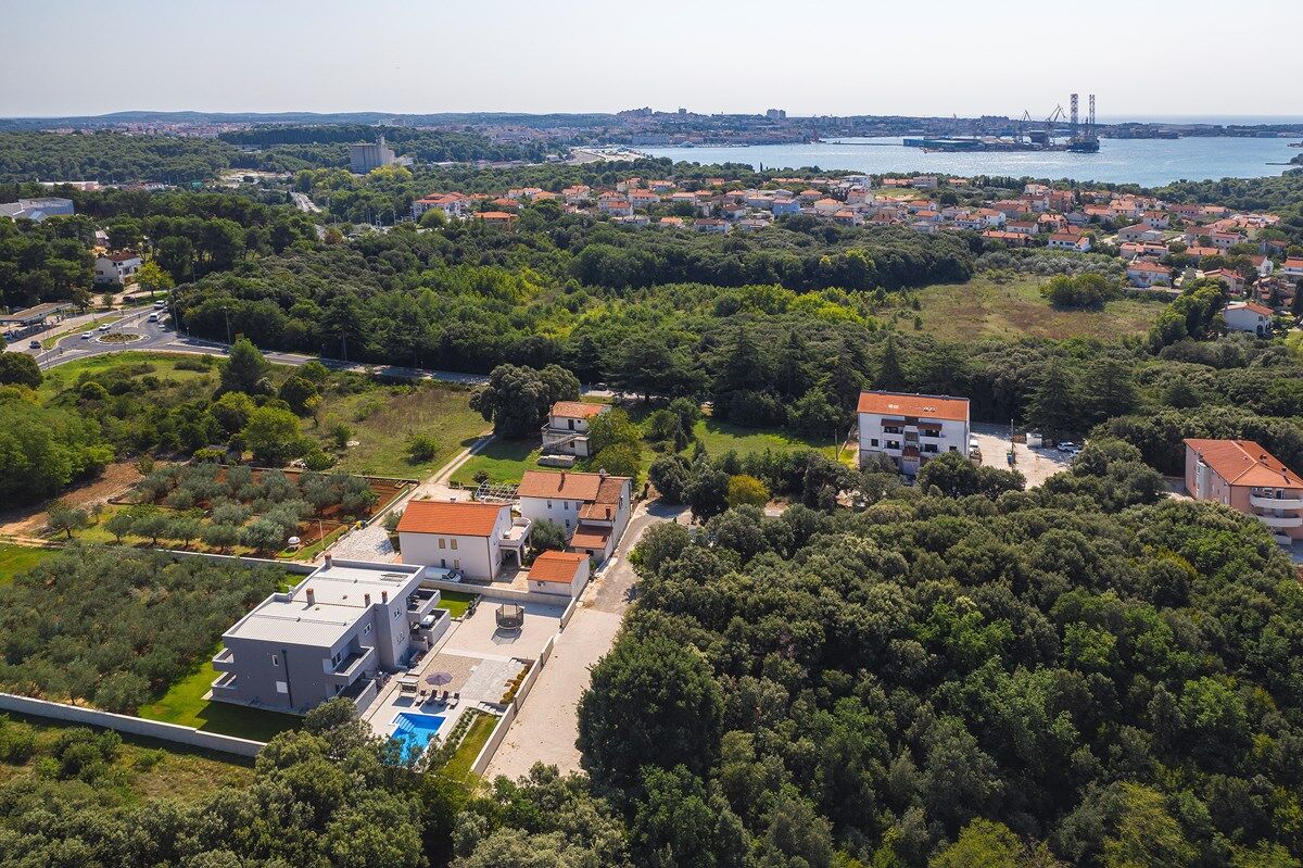 Villa Grande T&D 74185-K1